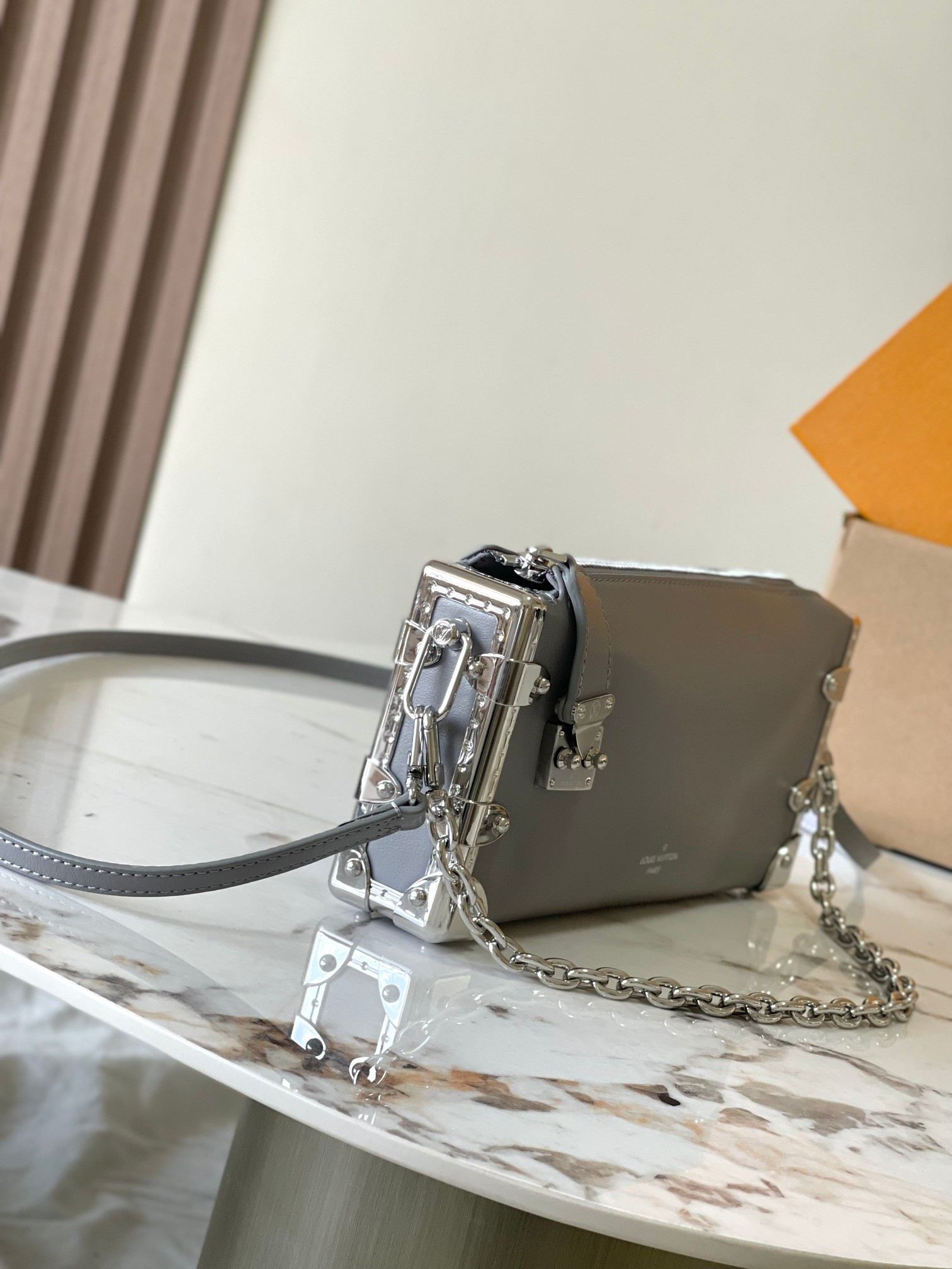 Slim Trunk Handbag - Image 2