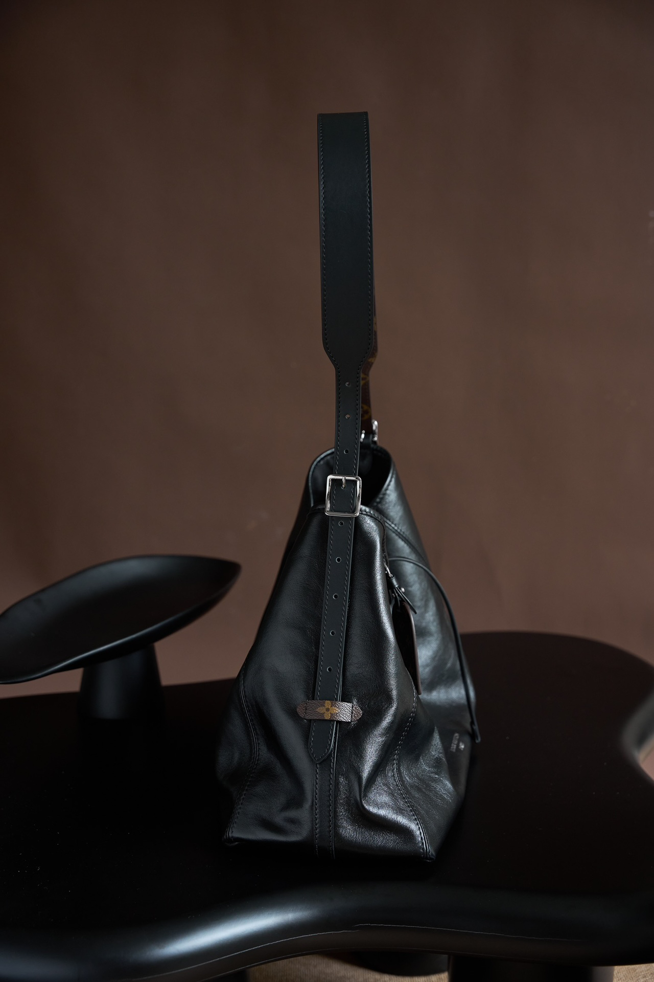 Louis Vuitton CarryAll Dark Handbag - Image 2