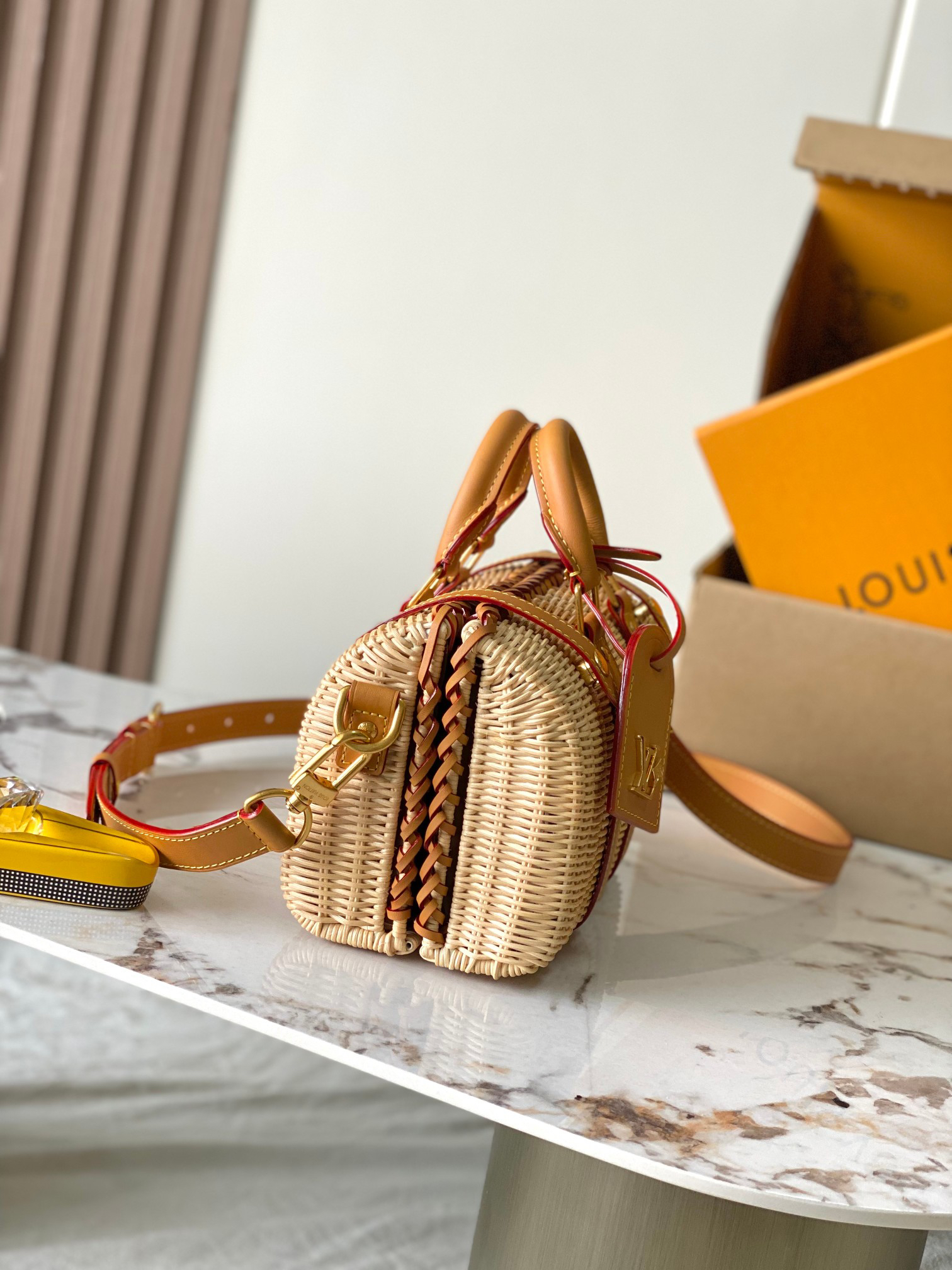 Louis Vuitton Keepall Bandoulière 25 Travel Bag - Image 2