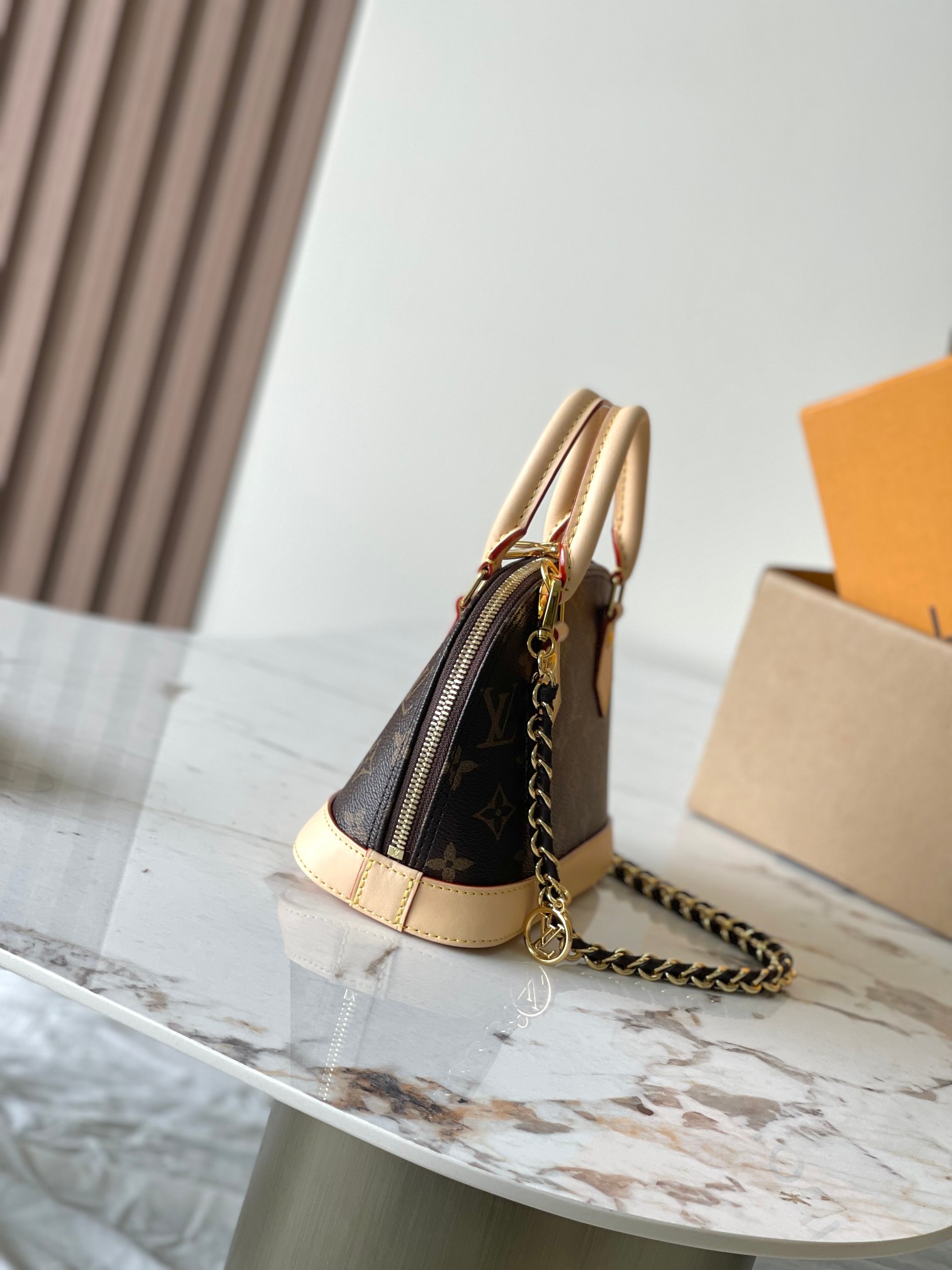 Louis Vuitton Alma Mini Handbag M14933 - Image 2