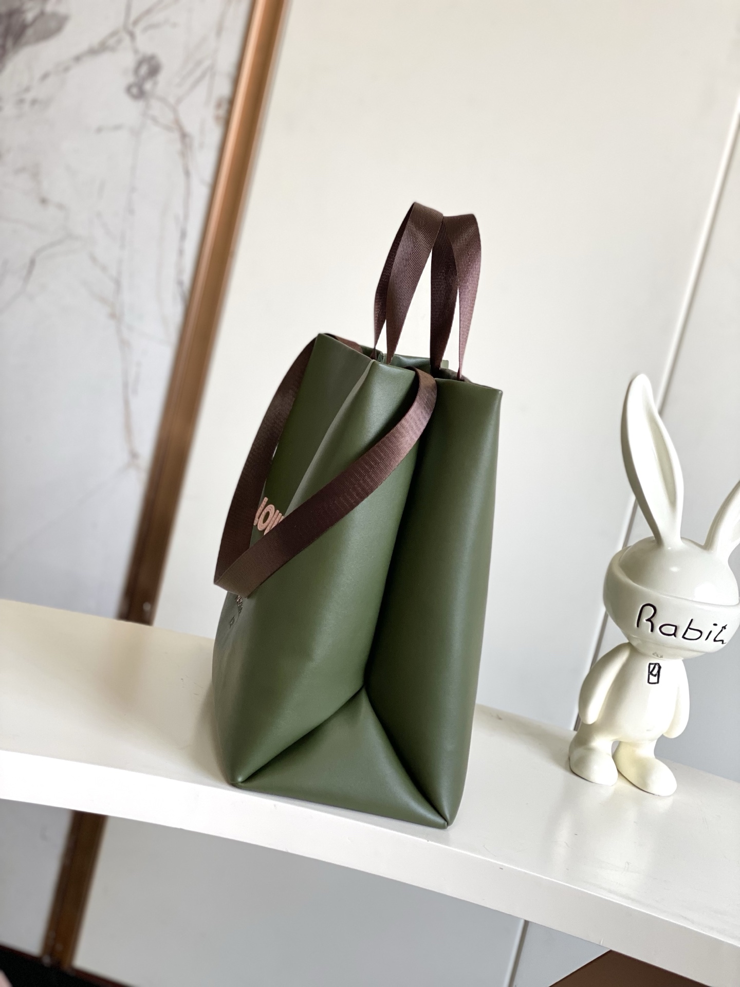 Louis Vuitton Medium Leather Handbag - Image 2