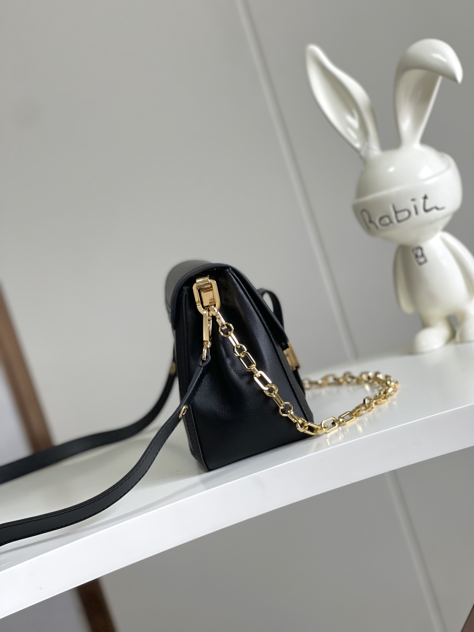 Louis Vuitton Dauphine Soft Medium Shoulder Bag M25209 Black - Image 2