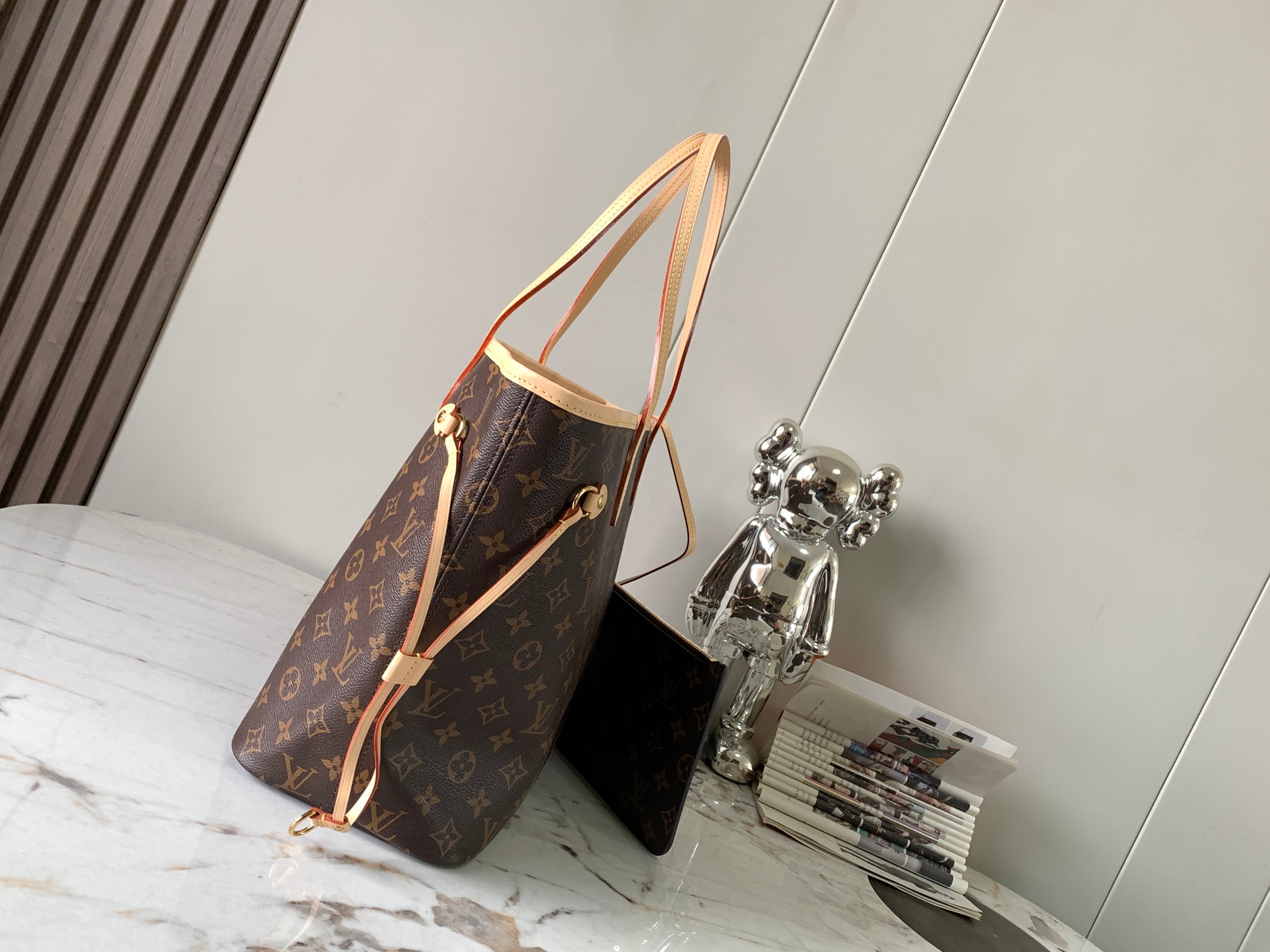 Louis Vuitton Neverfull MM Handbag - Image 2