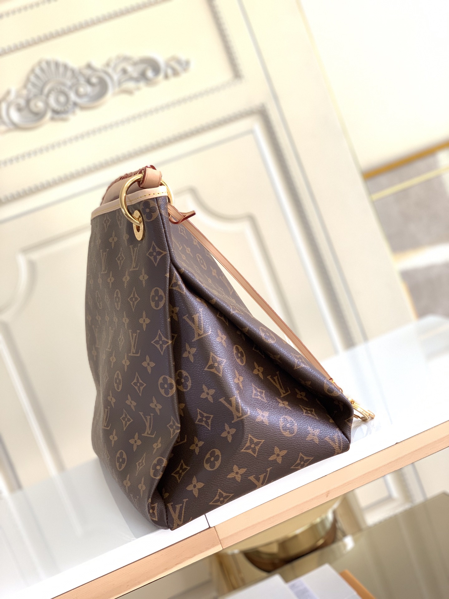Louis Vuitton Artsy MM Handbag - Image 2