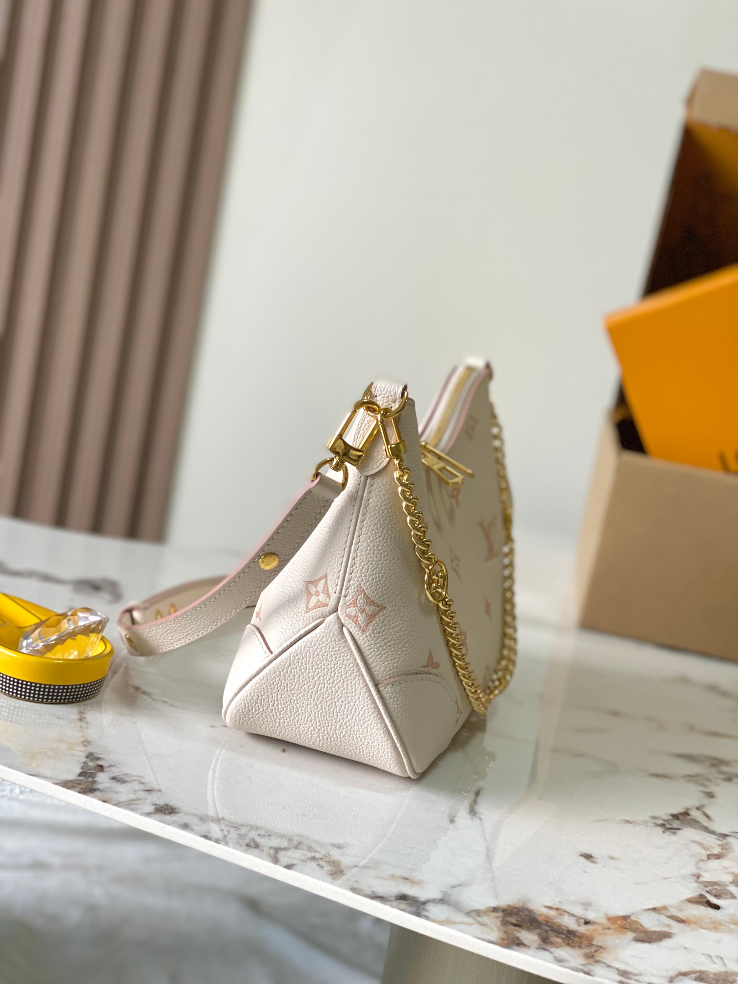 Boulogne Leather Crossbody Bag - Image 2