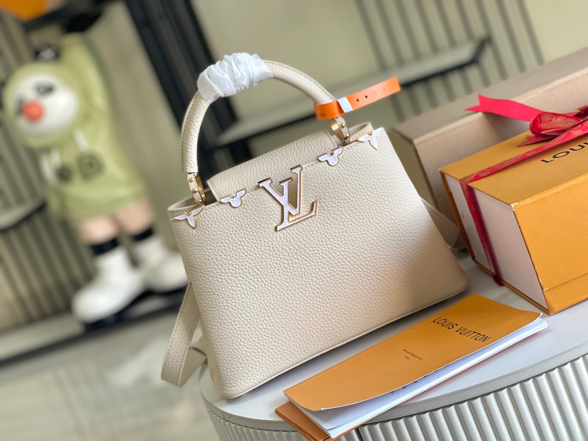 Louis Vuitton Capucines Flower Crown Small Handbag - Image 2