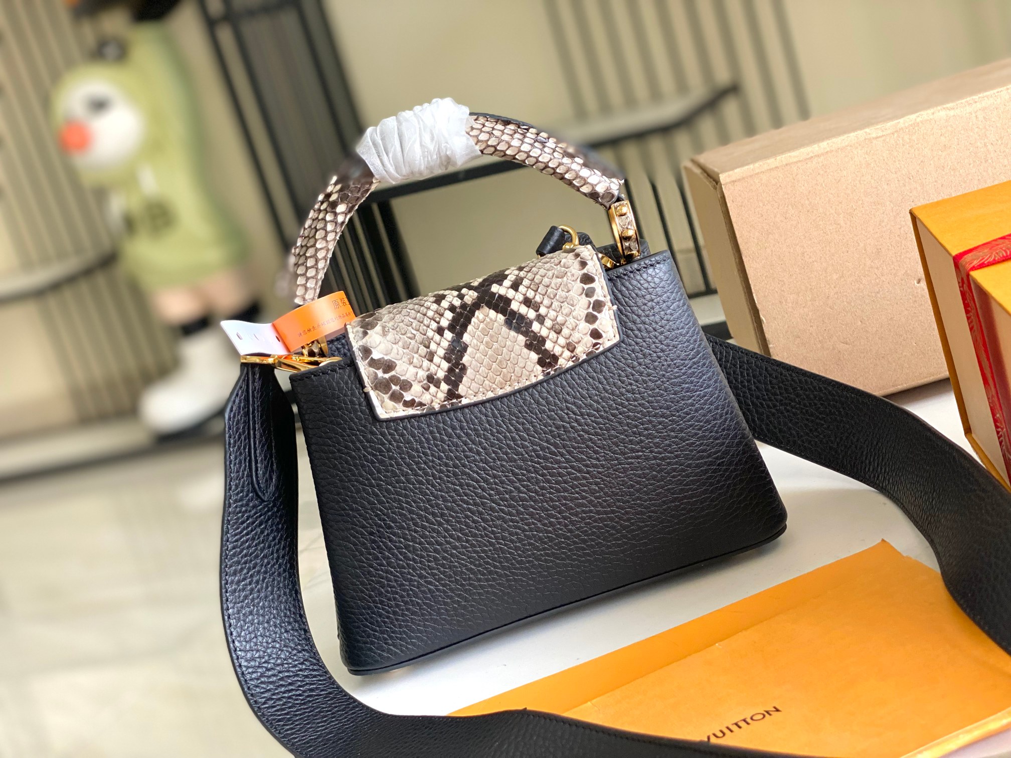 Louis Vuitton Capucines Mini Crossbody Bag M95509 in Black Taurillon Leather with Python Detail - Image 2