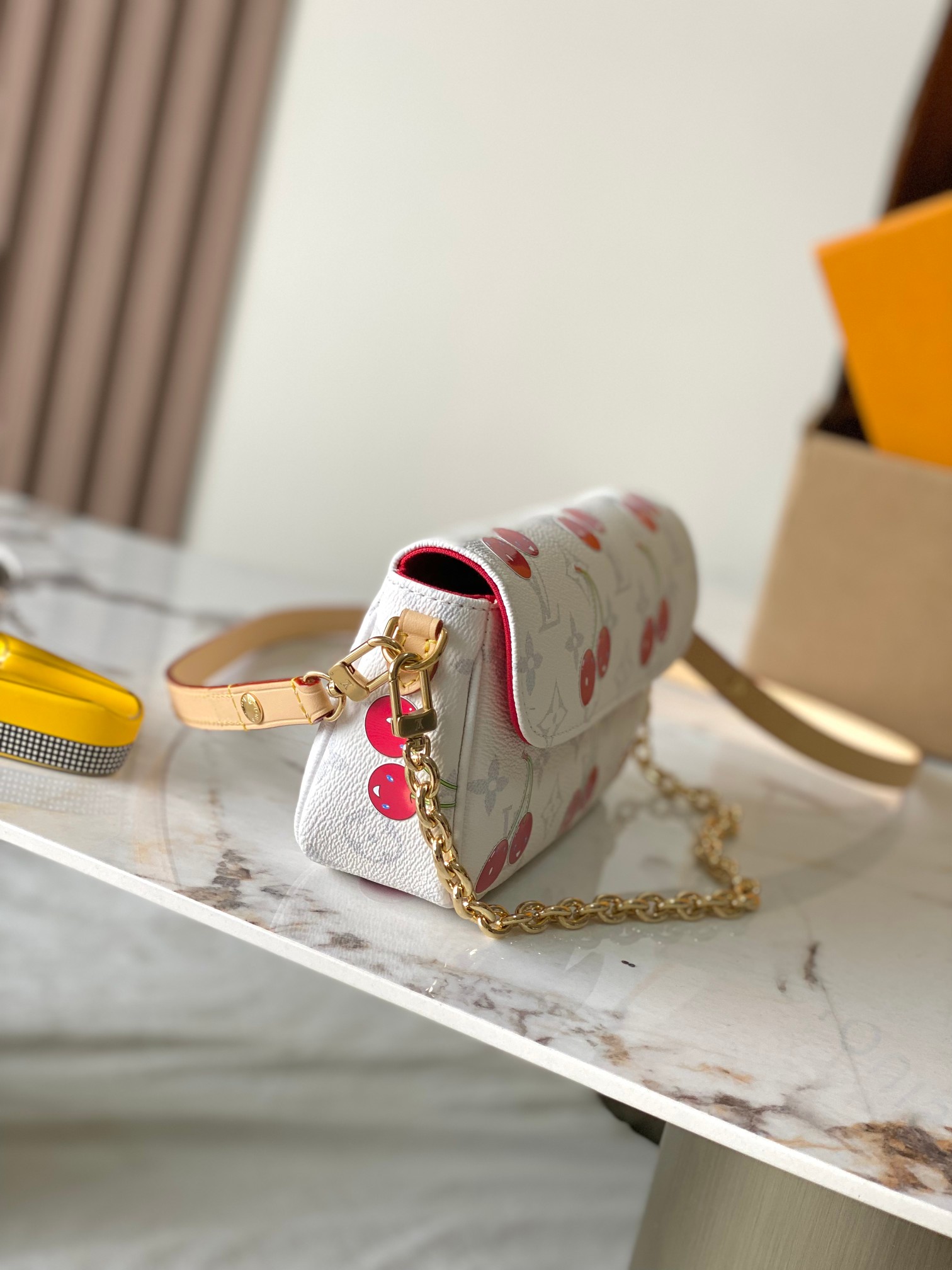 Wallet On Chain Ivy Crossbody Bag - Image 2