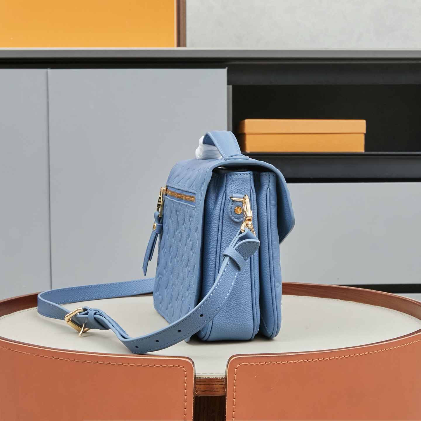 Louis Vuitton Pochette Métis Handbag in Blue - Image 2
