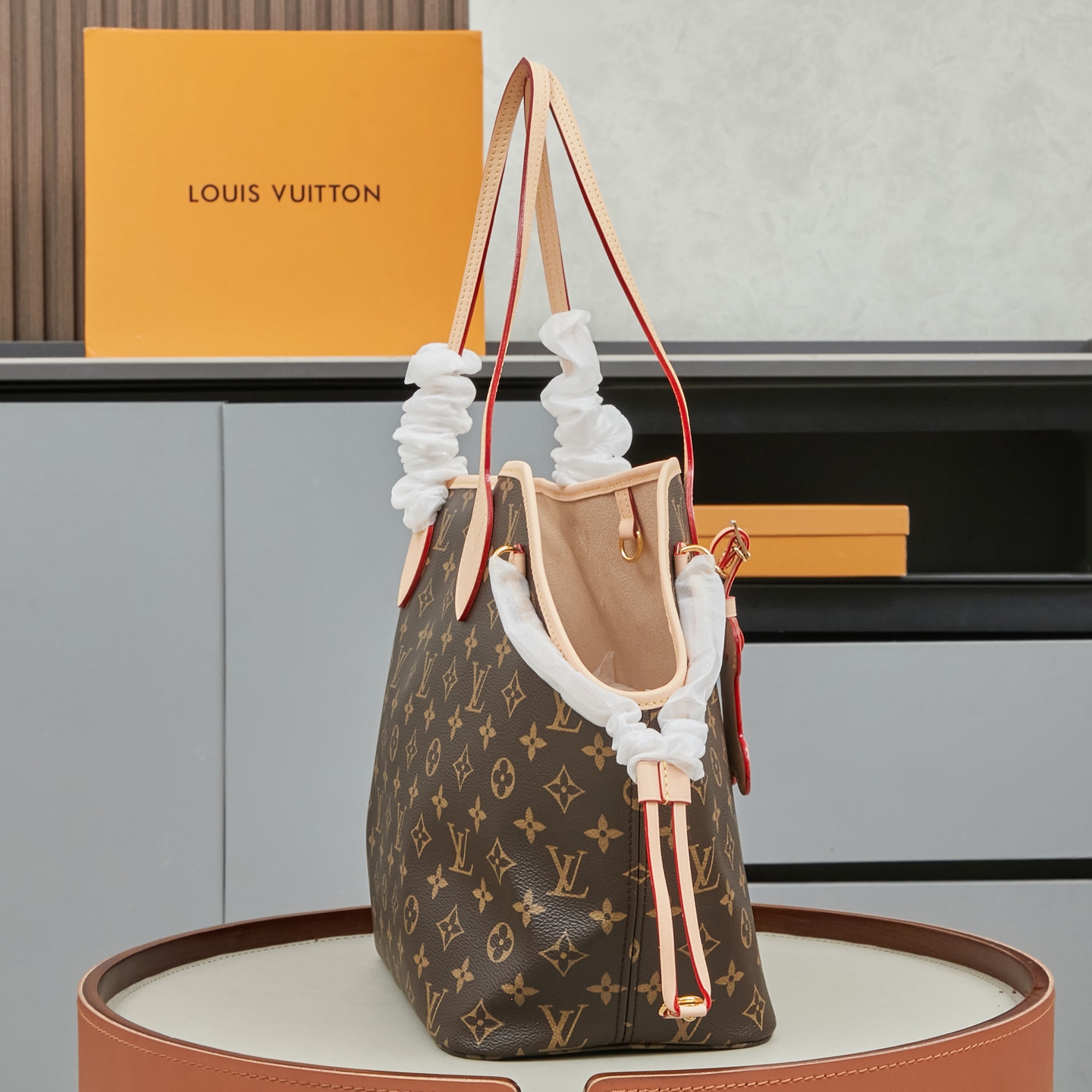 Louis Vuitton Neverwoof Medium Pet Carrier in Monogram Coated Canvas - Image 2