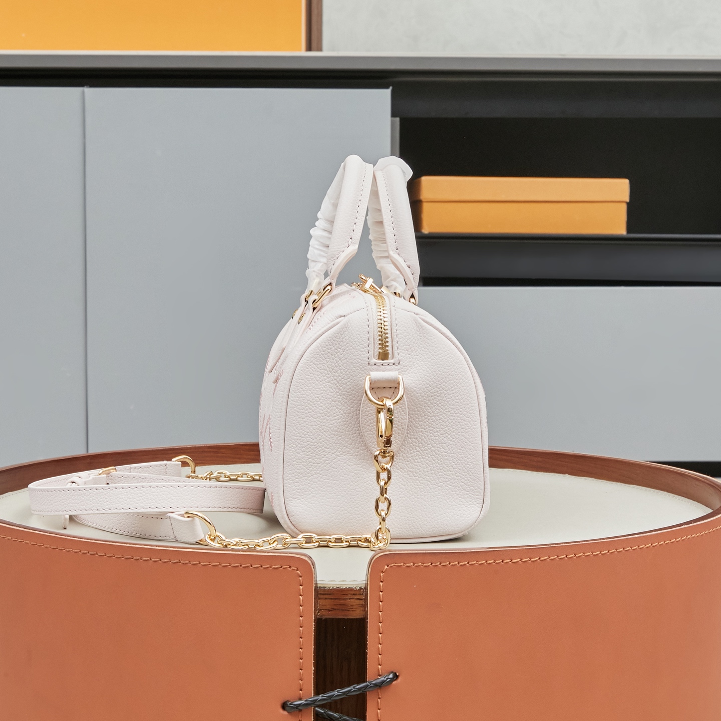 Louis Vuitton Speedy Bandoulière 20 Handbag in Pink - Image 2