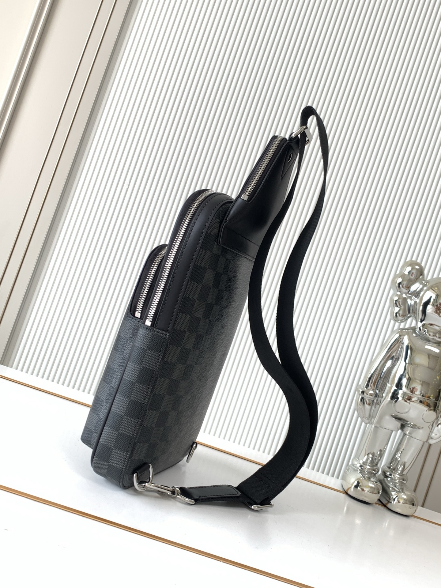 Louis Vuitton Avenue Shoulder Bag M45302 in Damier Graphite - Image 2