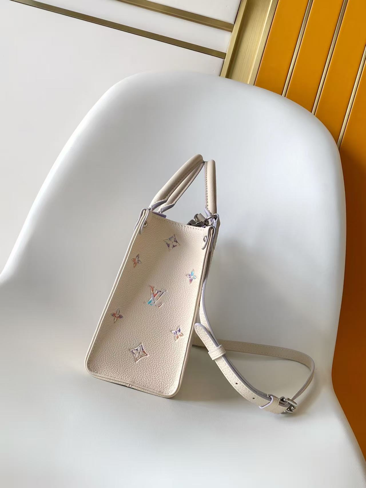 Louis Vuitton OnTheGo Small Handbag in Monogram Empreinte Leather, Iridescent Purple - Image 2