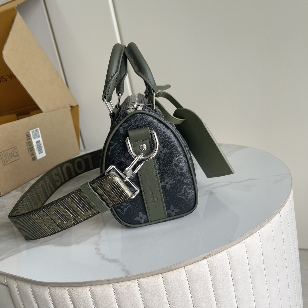 Keepall Bandoulière 25 Travel Bag in Monogram Eclipse Canvas - Image 2