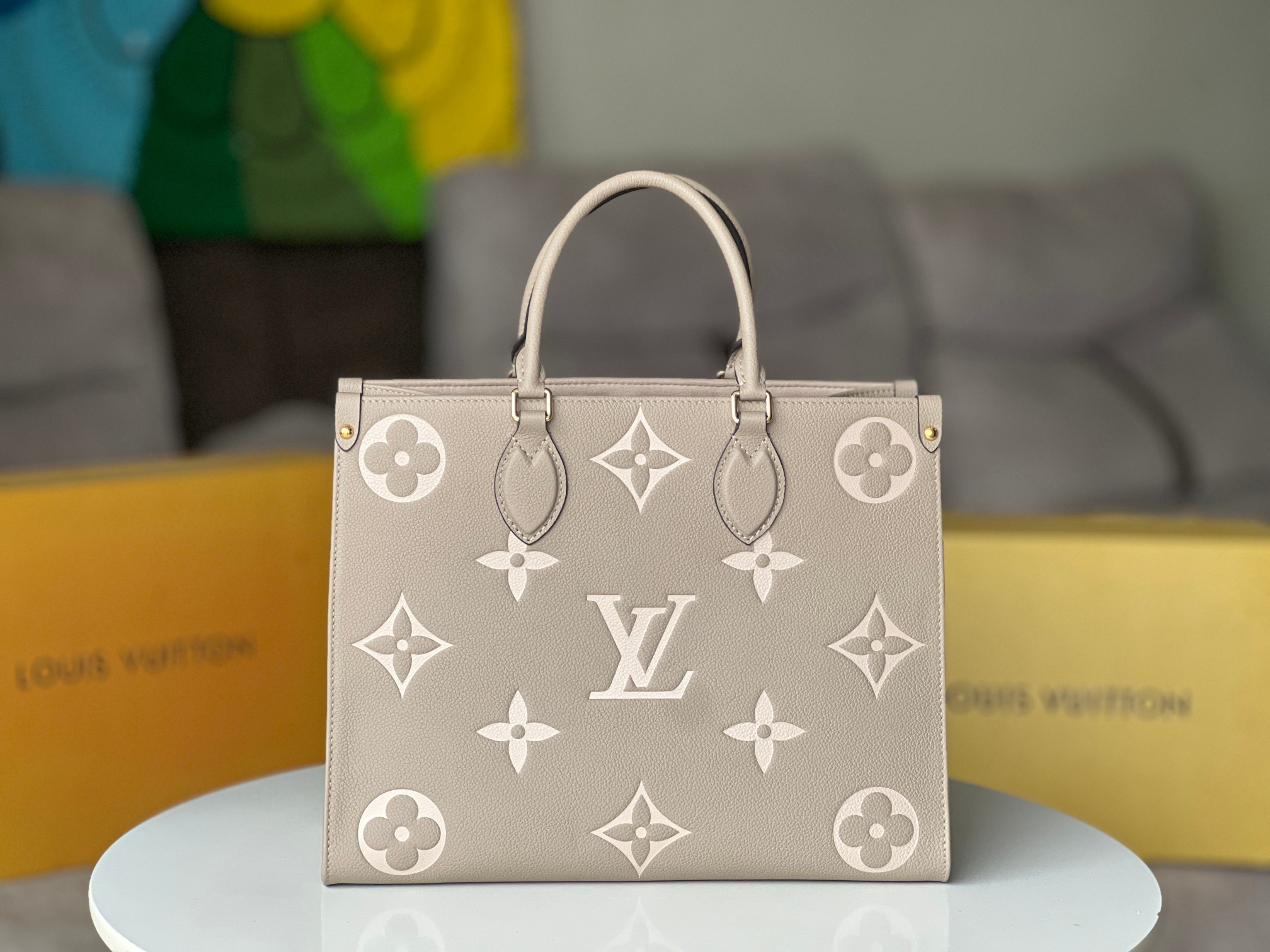 Louis Vuitton OnTheGo MM Monogram Calfskin Tote Bag - Image 2