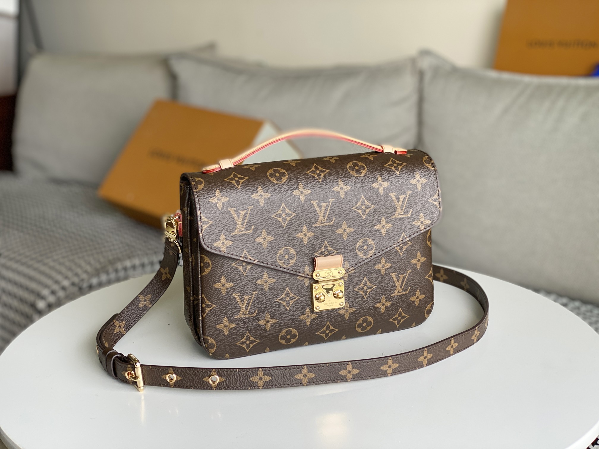Louis Vuitton Pochette Métis Crossbody Bag in Monogram Canvas - Image 2