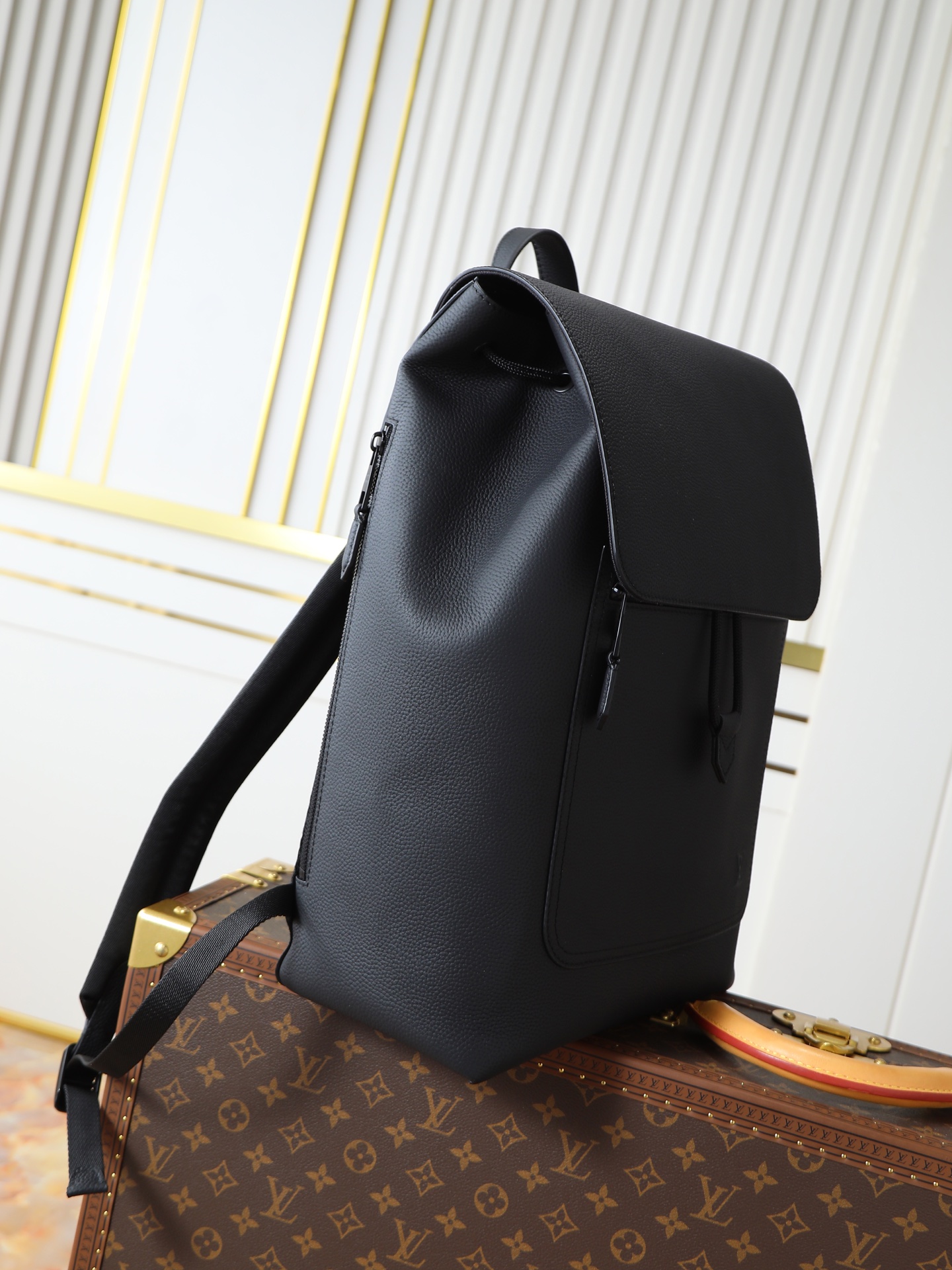 Louis Vuitton Fastline M15262 Black Leather Backpack - Image 2