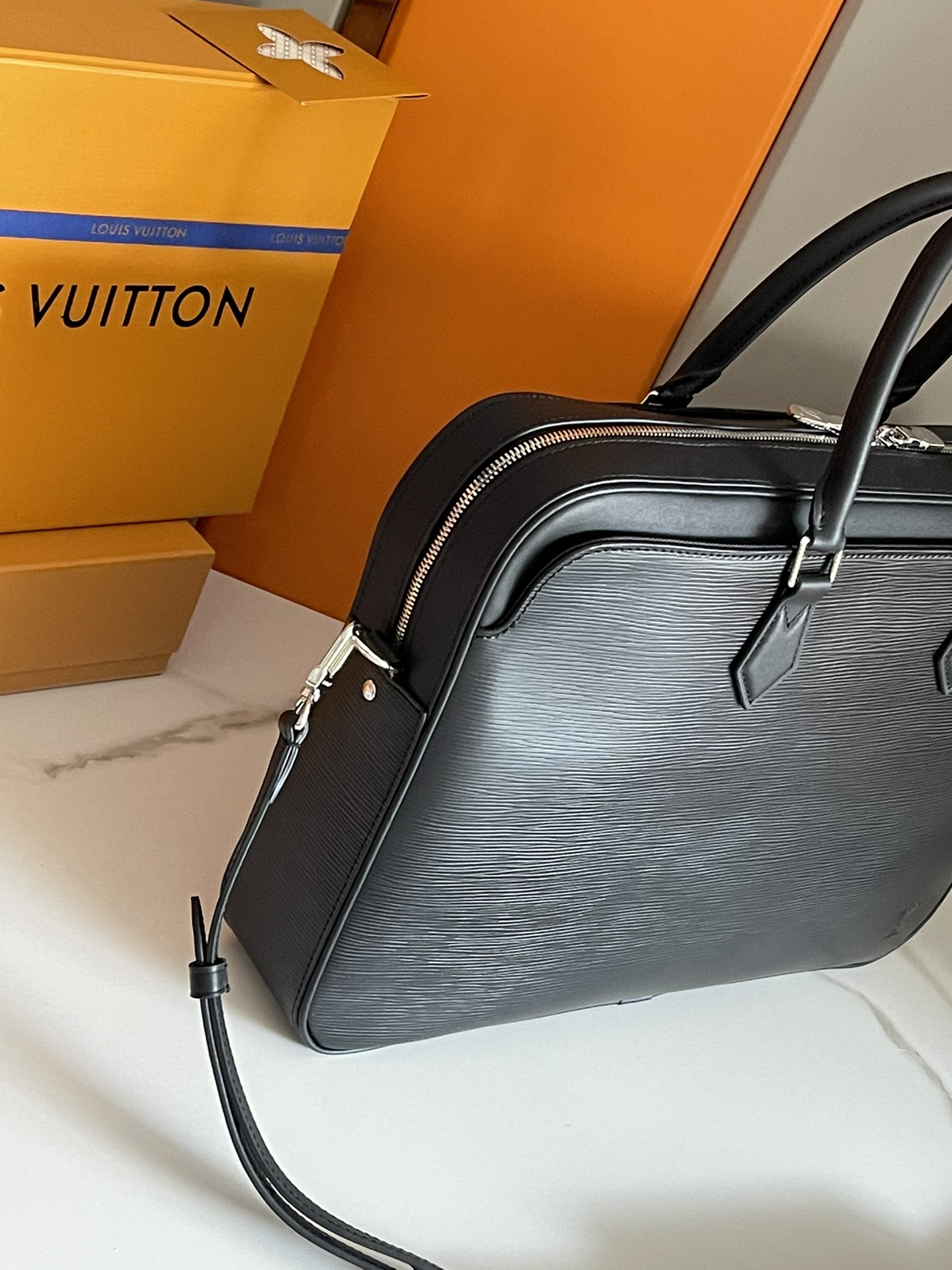 Louis Vuitton Dandy Medium Briefcase in Black Epi Leather - Image 2