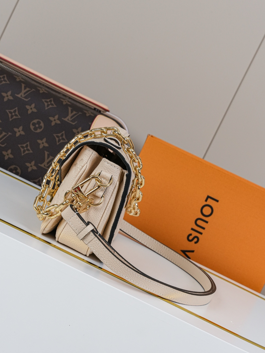 Louis Vuitton Pochette Métis East West Shoulder Bag in Sand - Image 2