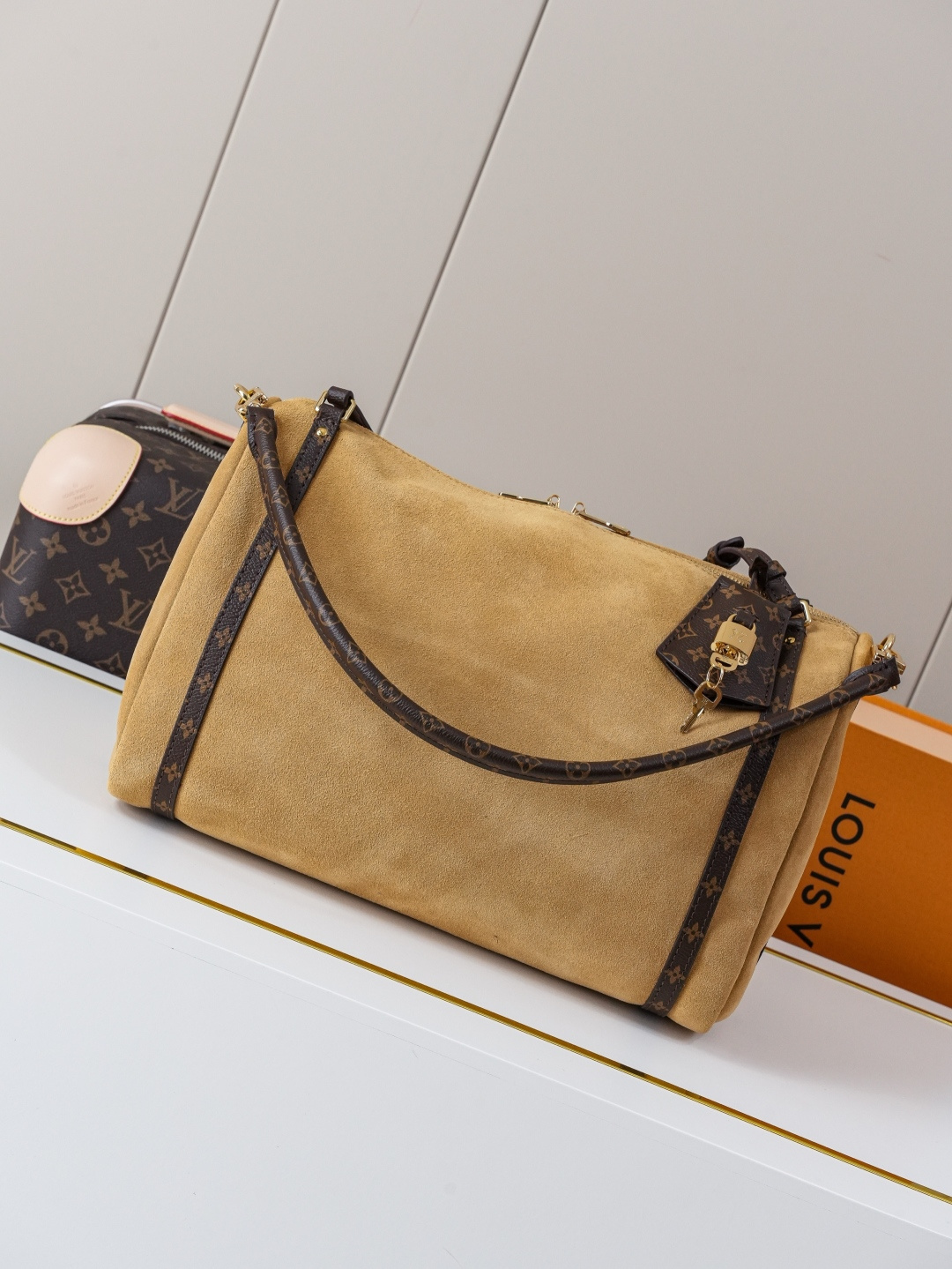 Louis Vuitton Express Medium Handbag - Image 2