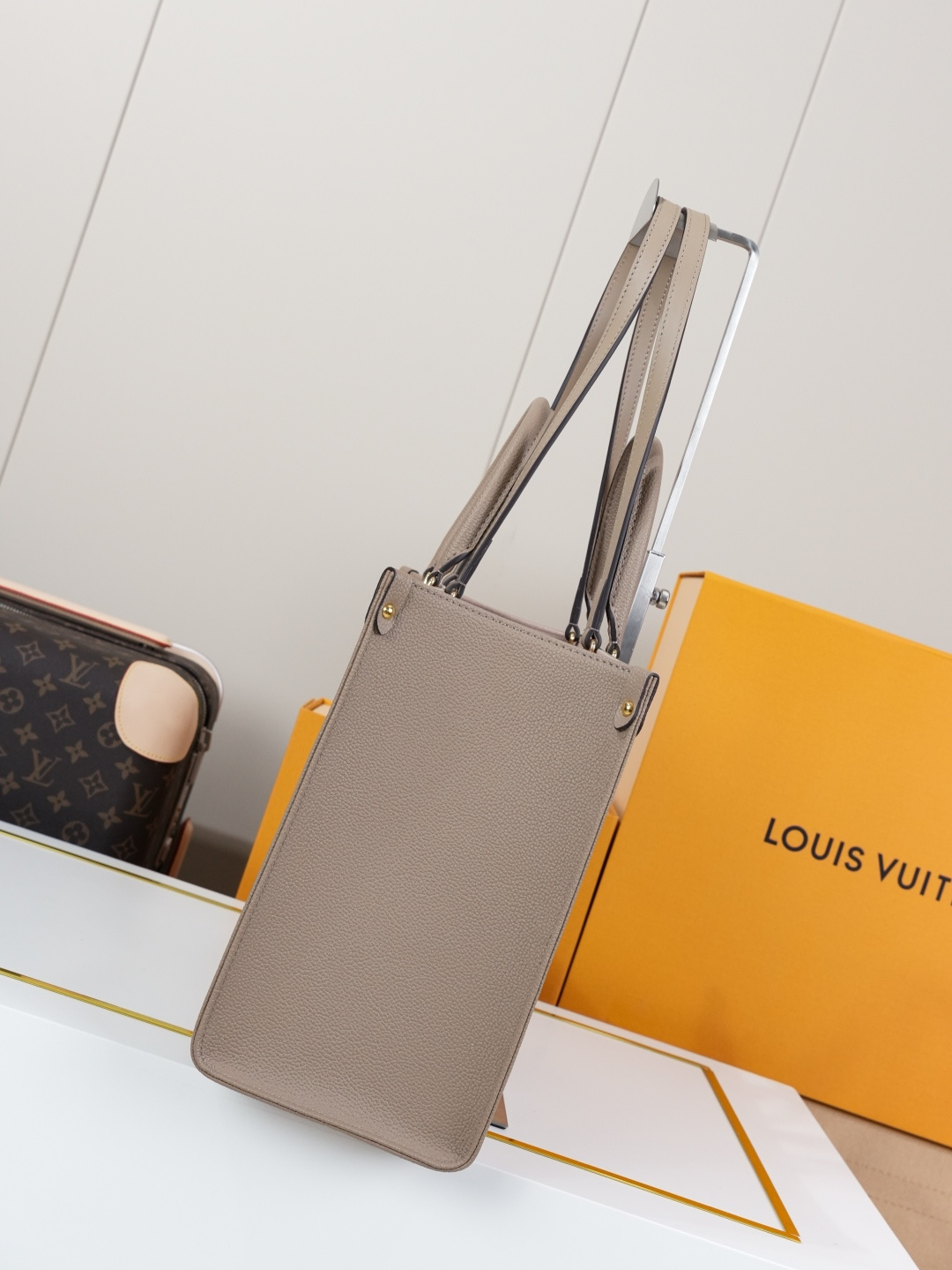 OnTheGo MM Tote Bag in Medium Monogram Grained Leather - Image 2