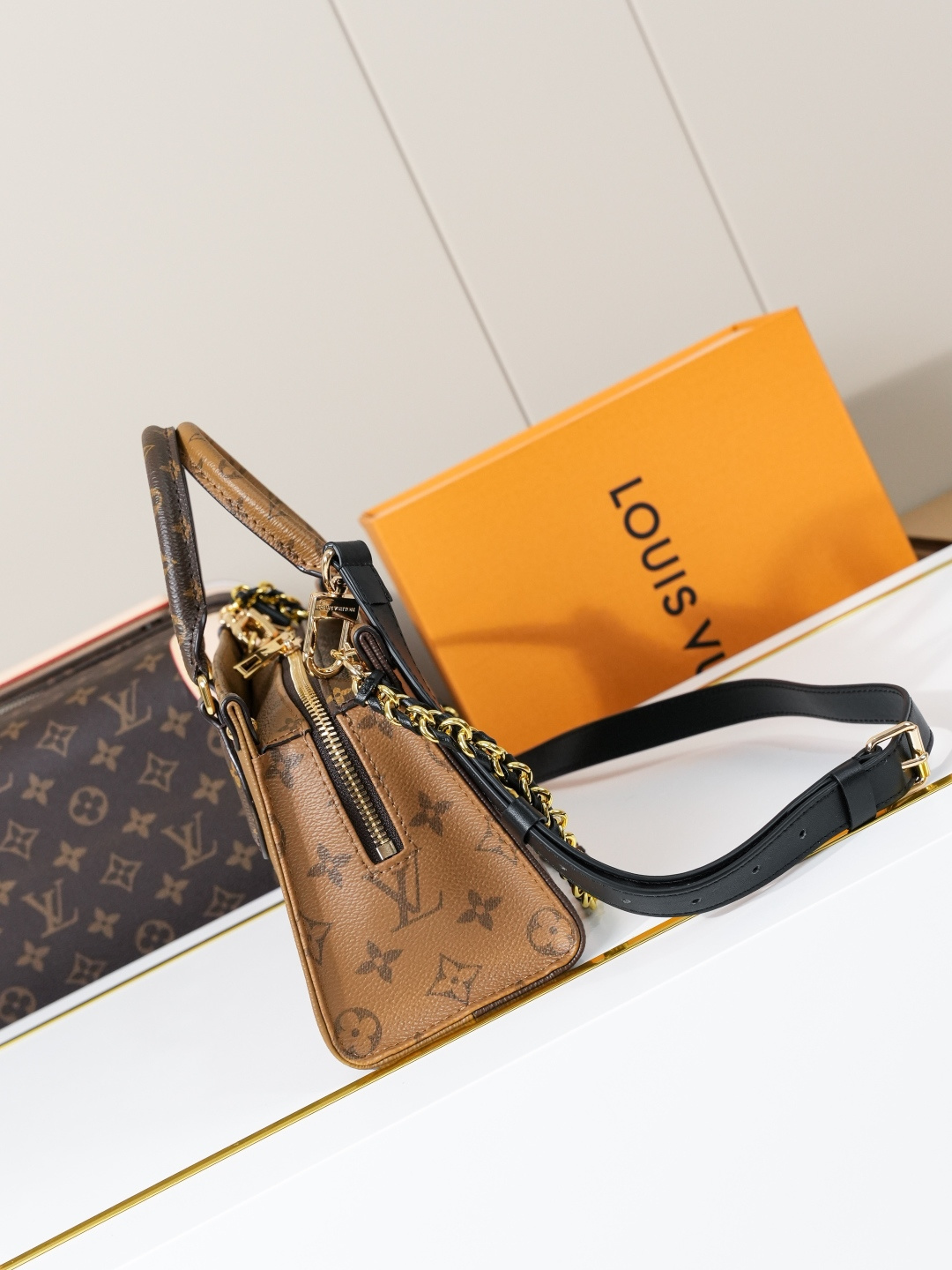 Louis Vuitton OnTheGo East West Bag in Giant Monogram Canvas - Image 2