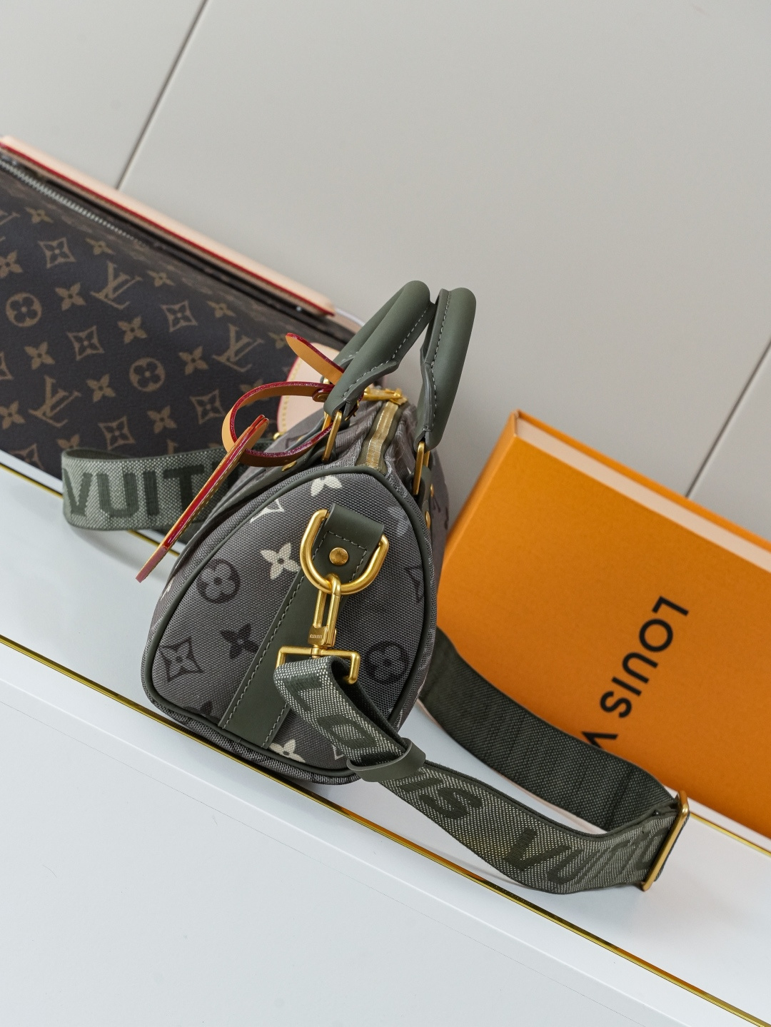 Louis Vuitton Keepall Bandoulière 25 Travel Bag in Monogram Surplus - Image 2
