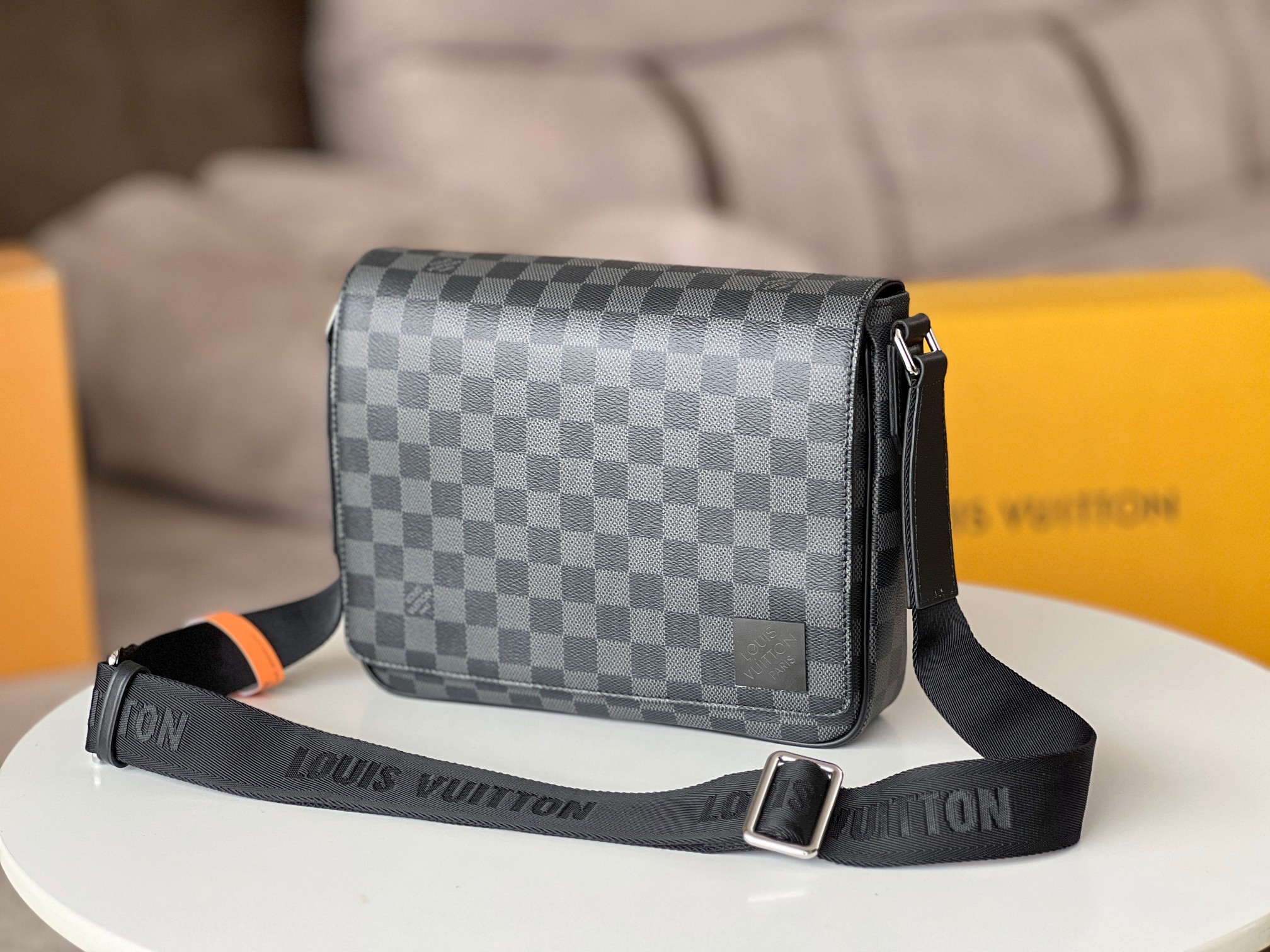 Louis Vuitton District Small Messenger Bag N42710 – Damier Graphite - Image 2