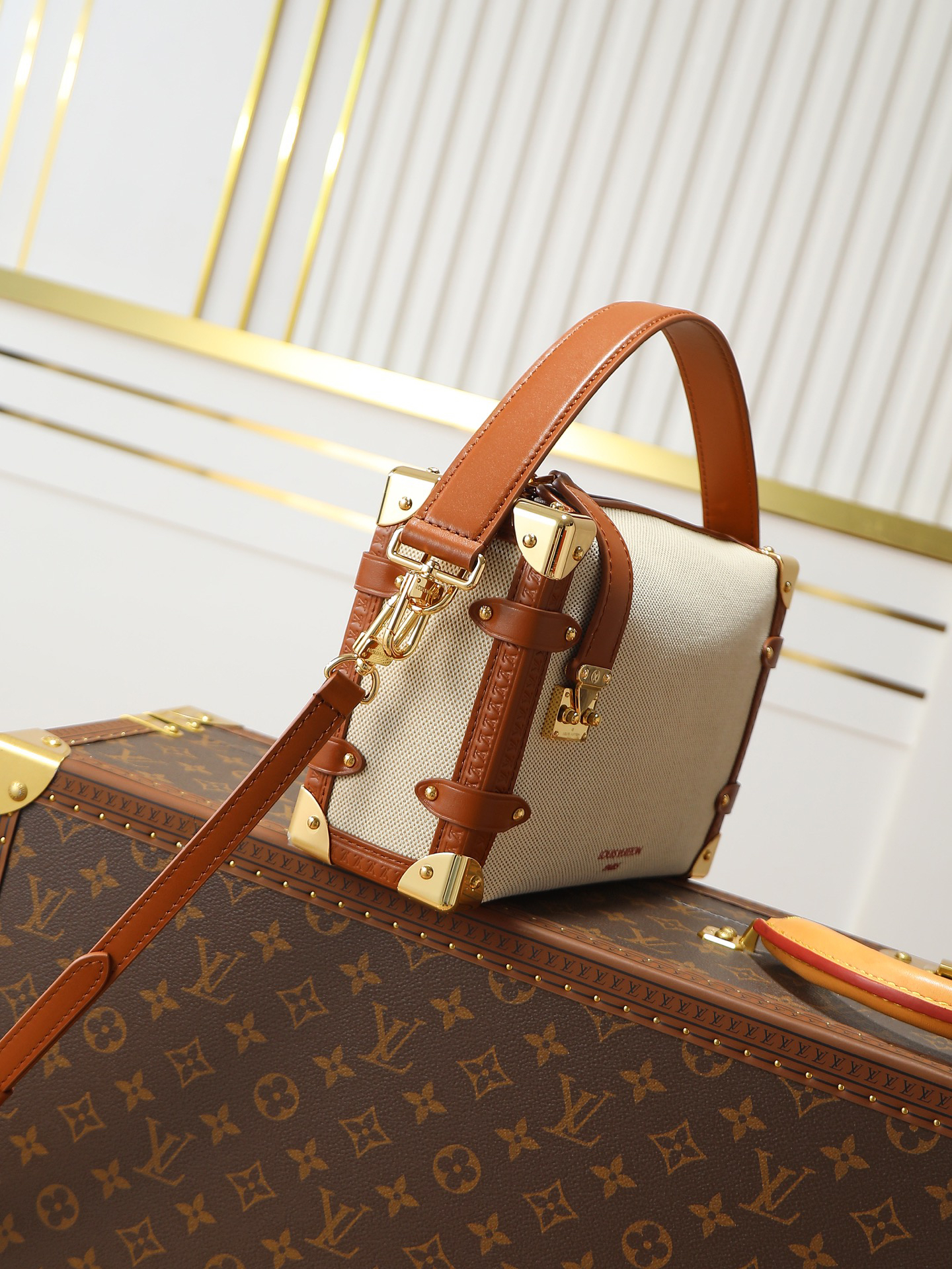 Louis Vuitton Side Trunk Medium Shoulder Bag in Natural Canvas - Image 2