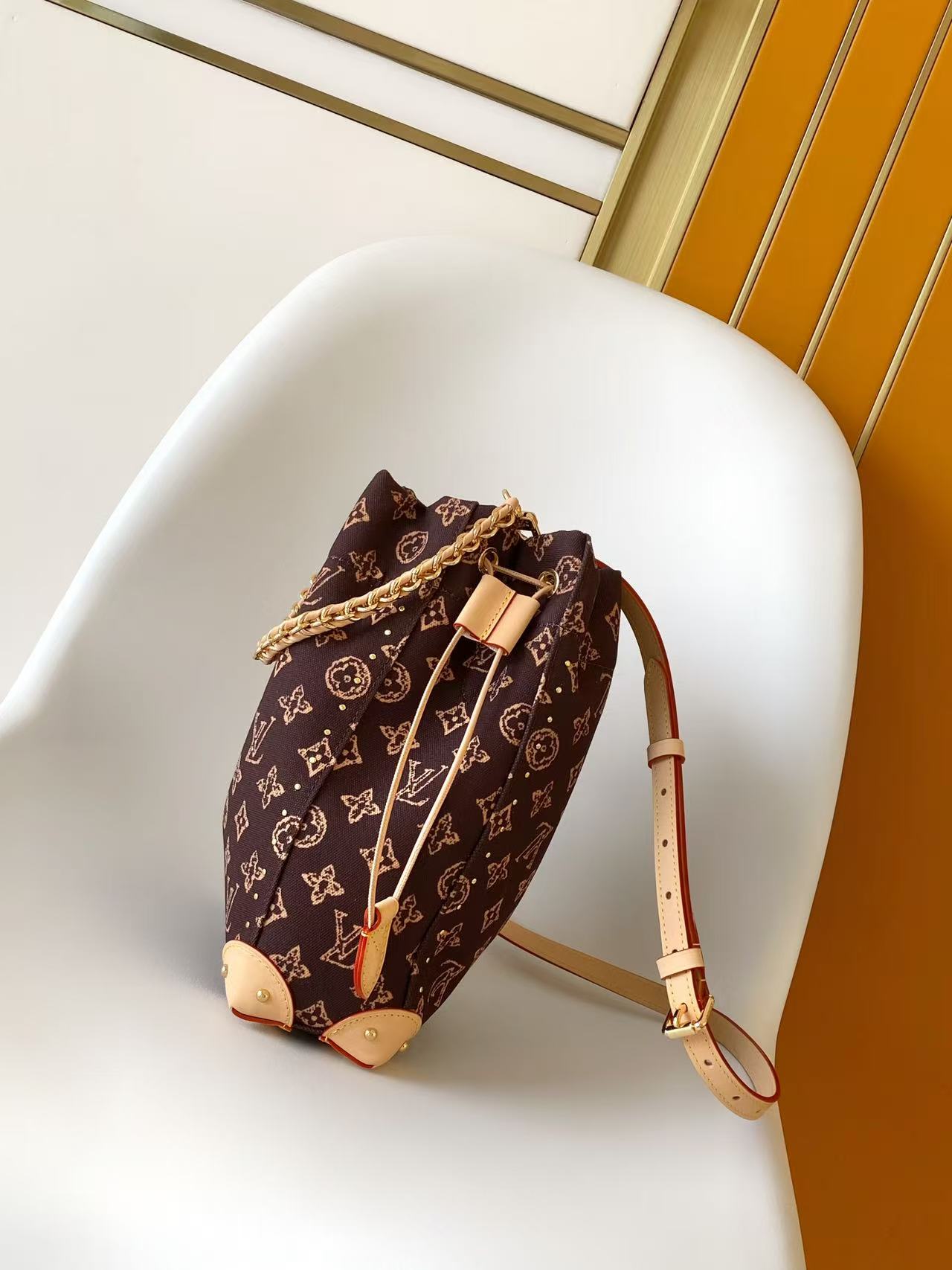 Louis Vuitton Noé Handbag in Monogram Reverse Canvas - Image 2