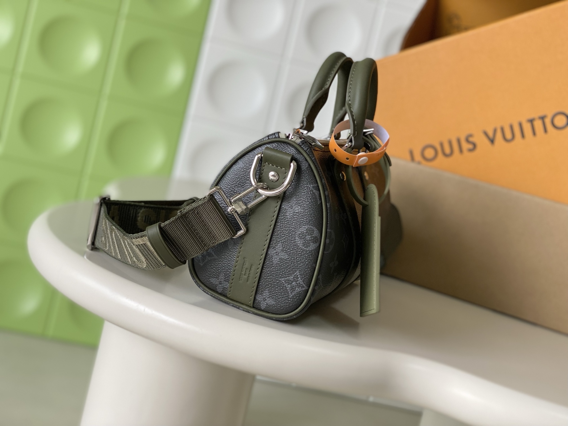 Louis Vuitton Keepall Bandouliere 25 Monogram Eclipse Handbag - Image 2