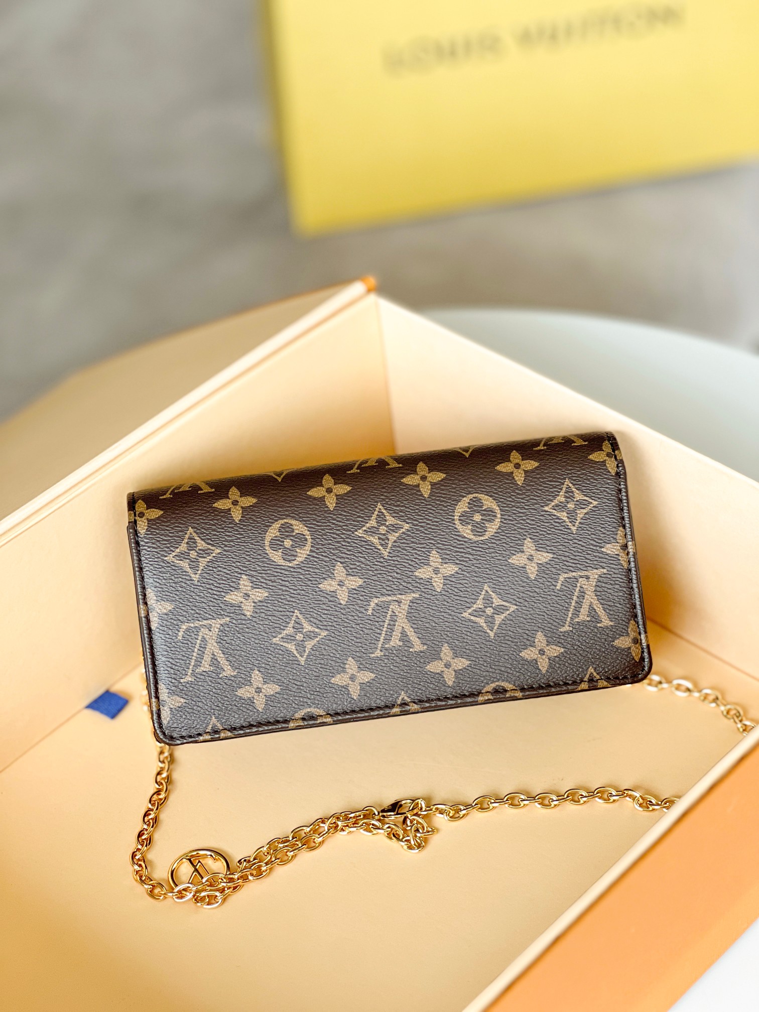 Lily Wallet on Chain - Image 2