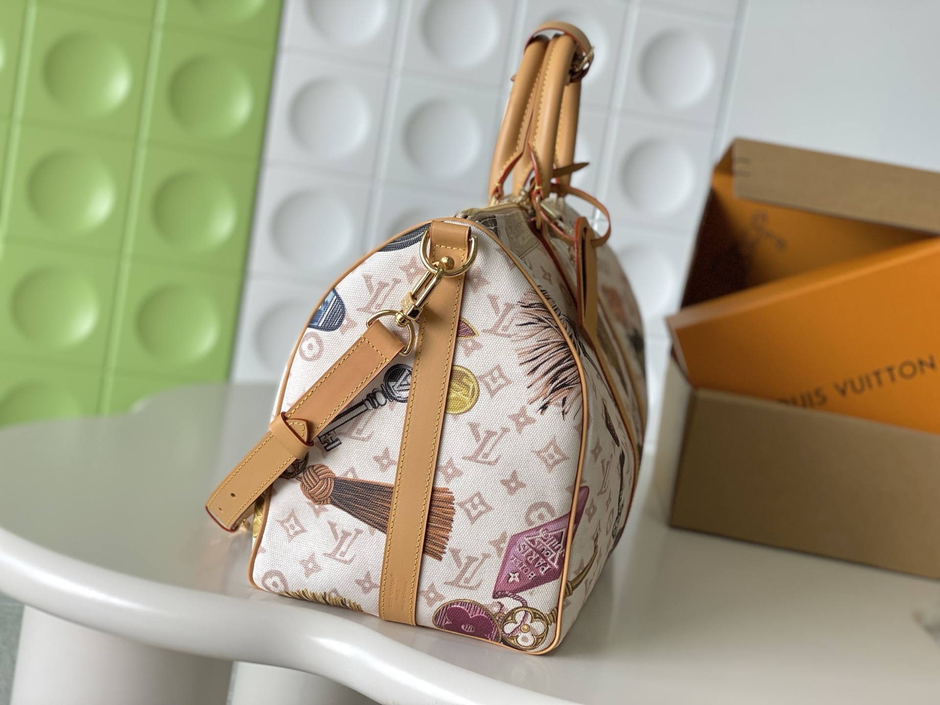 Louis Vuitton Keepall Bandoulière 45 Travel Bag in Monogram Dune Canvas - Image 2
