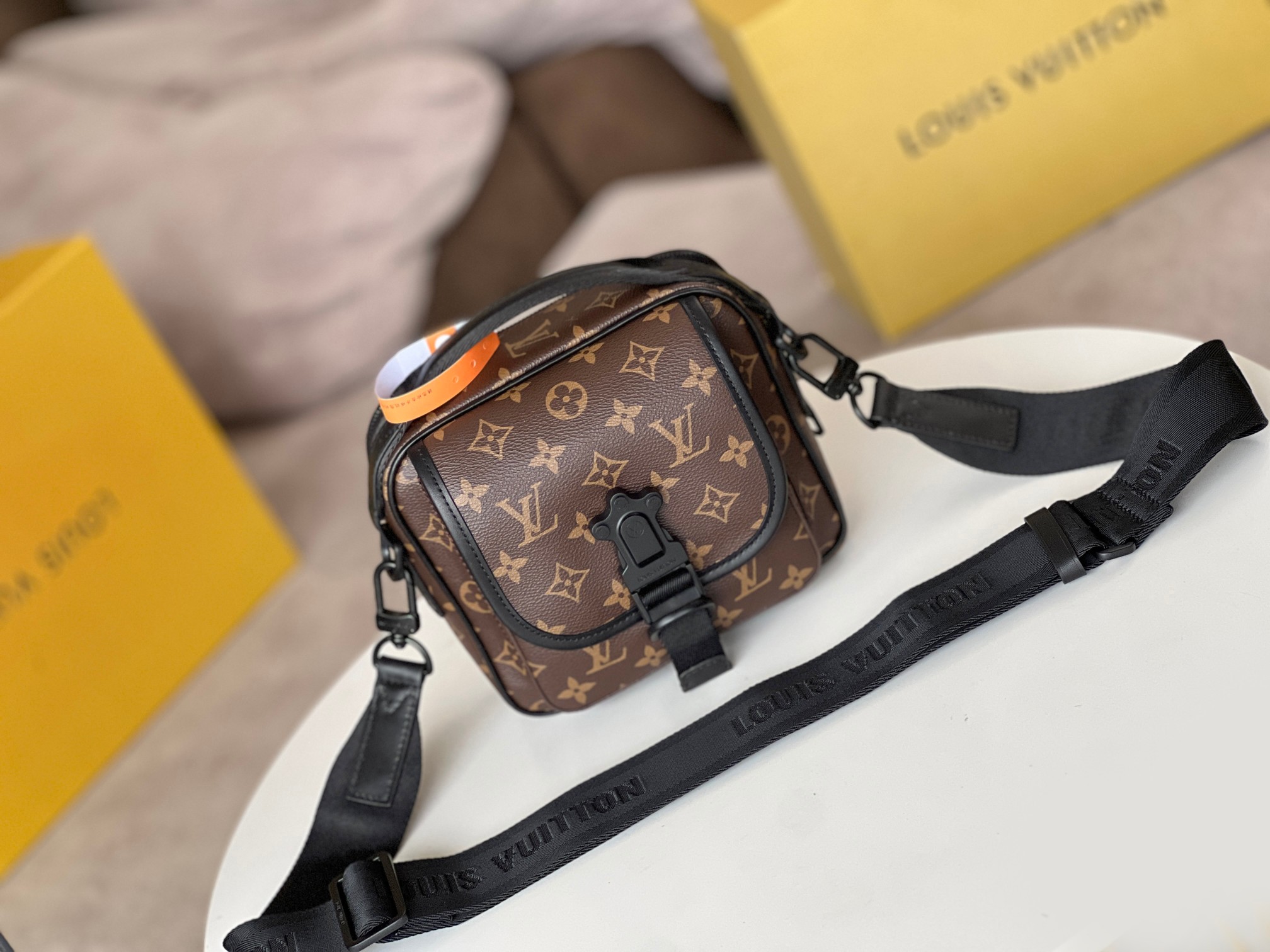 Louis Vuitton M46973 Quest Messenger Bag in Monogram Macassar Canvas - Image 2