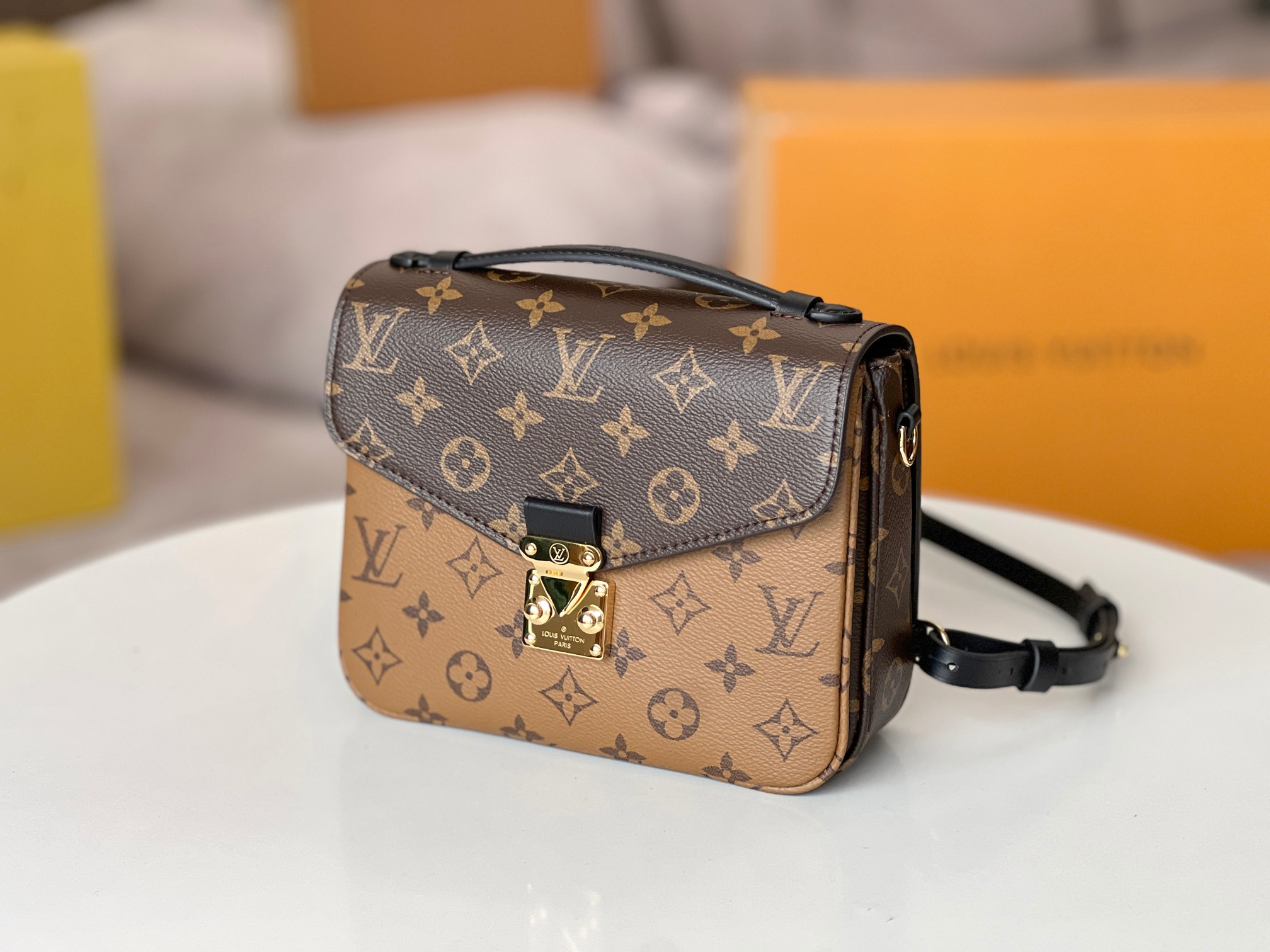 Louis Vuitton Pochette Métis M11941 Shoulder Bag - Image 2
