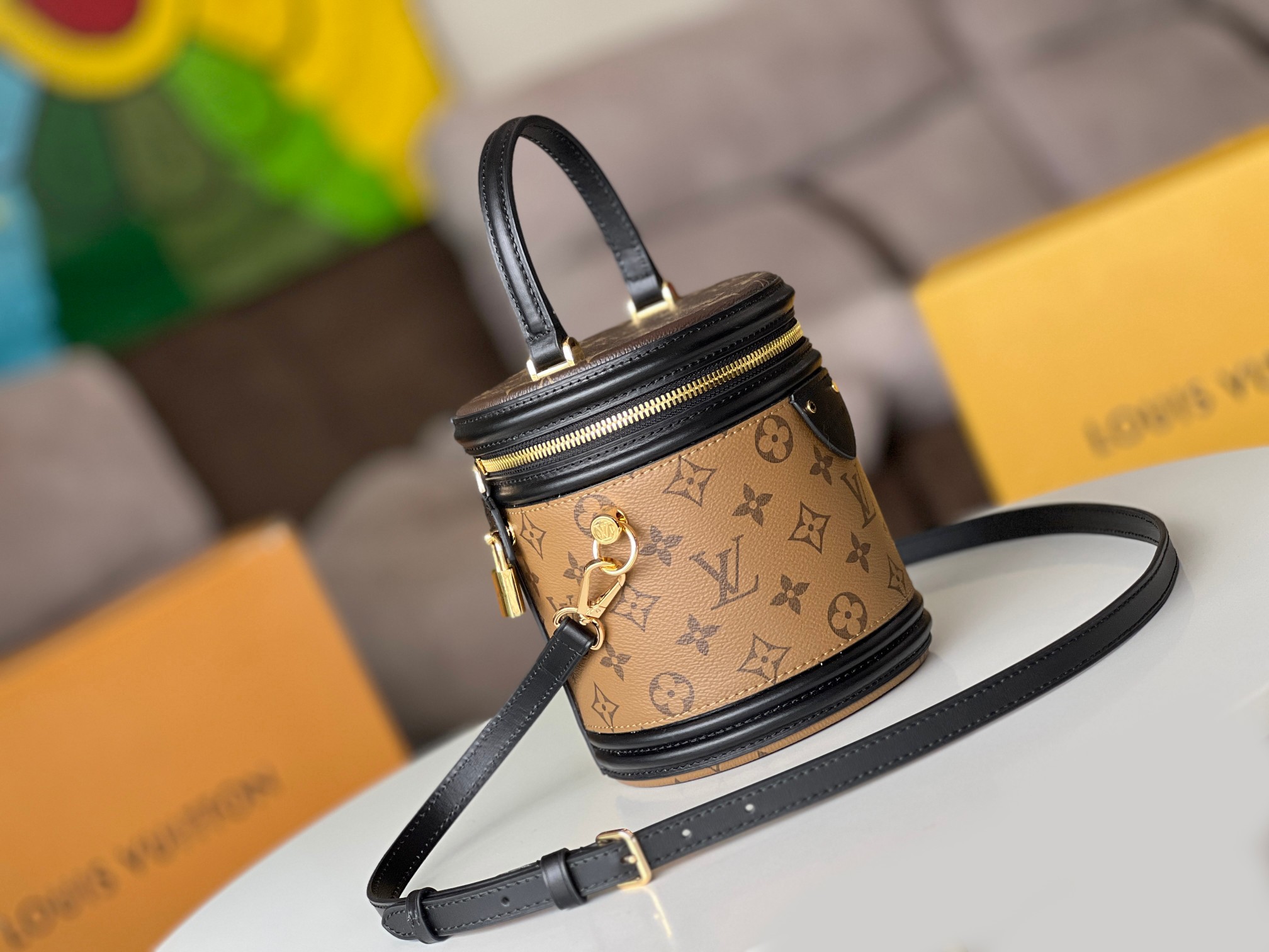Louis Vuitton Petit Noé Bucket Handbag - Image 2