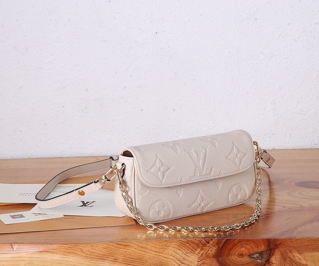Wallet On Chain Ivy in Monogram Empreinte Leather - Image 2