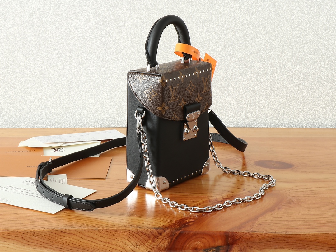 Louis Vuitton LV Vibe Camera Box Handbag - Image 2
