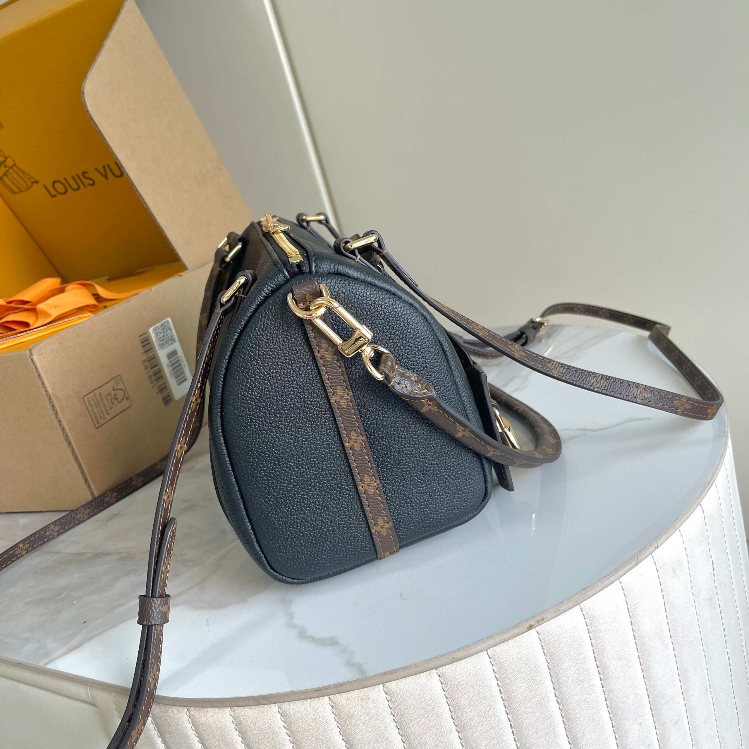 Louis Vuitton Express Small Handbag - Image 2