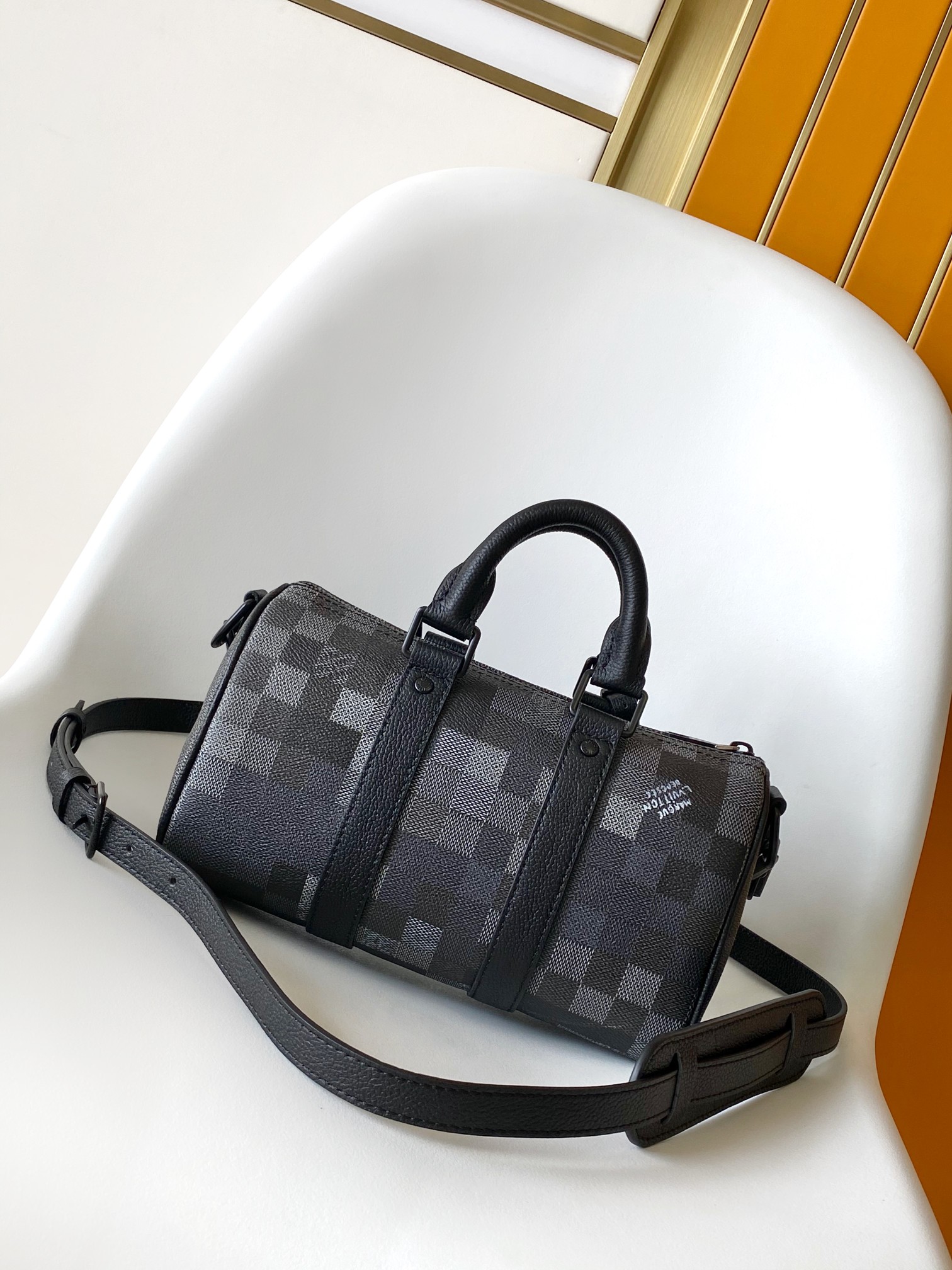 Louis Vuitton Keepall Bandoulière 25 Monogram Surfin Travel Bag - Image 2