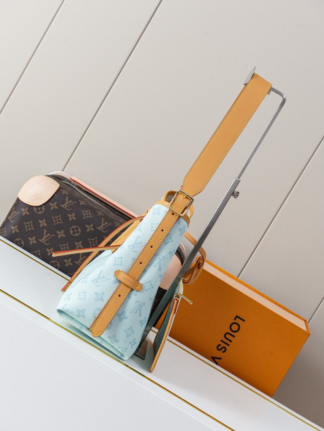 Louis Vuitton Carryall Small Handbag in Monogram Origine Bleu Courrier Canvas - Image 2
