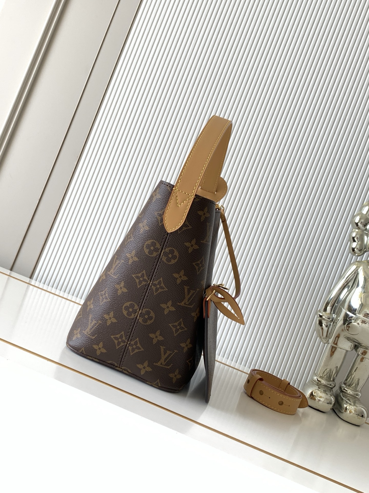 Louis Vuitton All In MM Monogram Handbag M29628 - Image 2