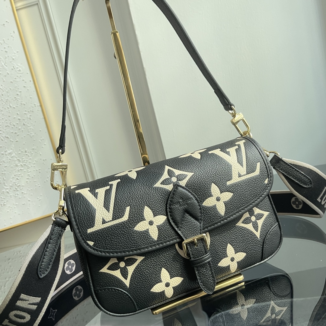 Louis Vuitton Diane Bag M46584 in Black - Image 2