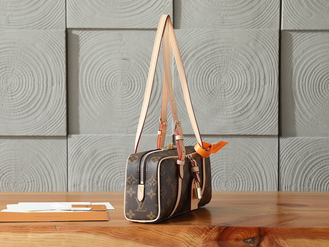 Louis Vuitton Hang On Shoulder Bag M47031 - Image 2