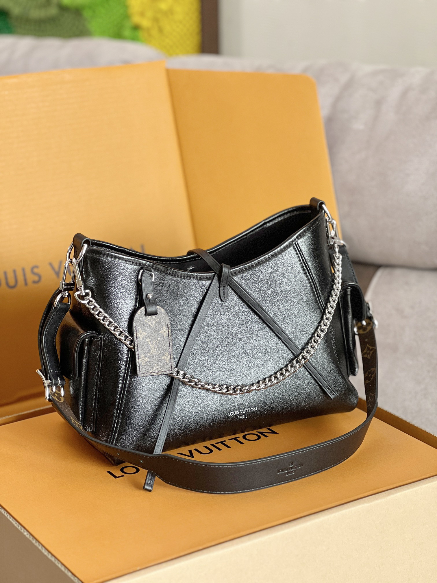 Louis Vuitton CarryAll Cargo Small Leather Shoulder Bag M24861 - Image 2