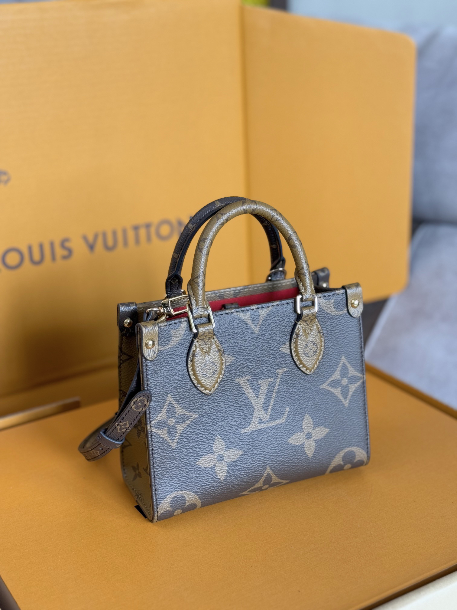 Louis Vuitton OnTheGo Tote Bag M46839 - Image 2