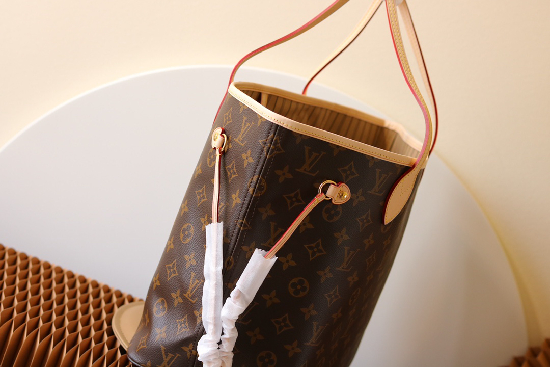 Louis Vuitton Neverfull Medium Tote Bag - Image 2