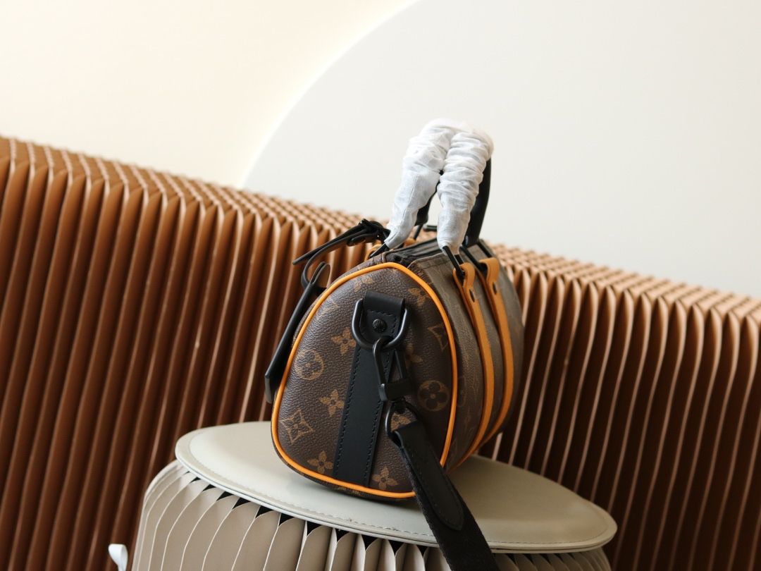 Louis Vuitton Keepall 25 Travel Bag in Monogram Eclipse Reverse Canvas - Image 2