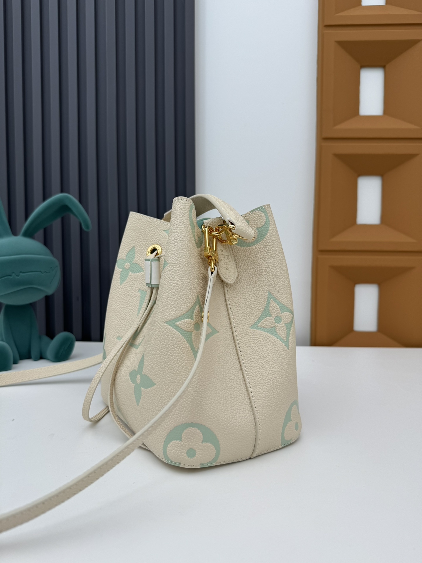 Louis Vuitton NéoNoé BB Monogram Empreinte Leather Shoulder Bag - Image 2