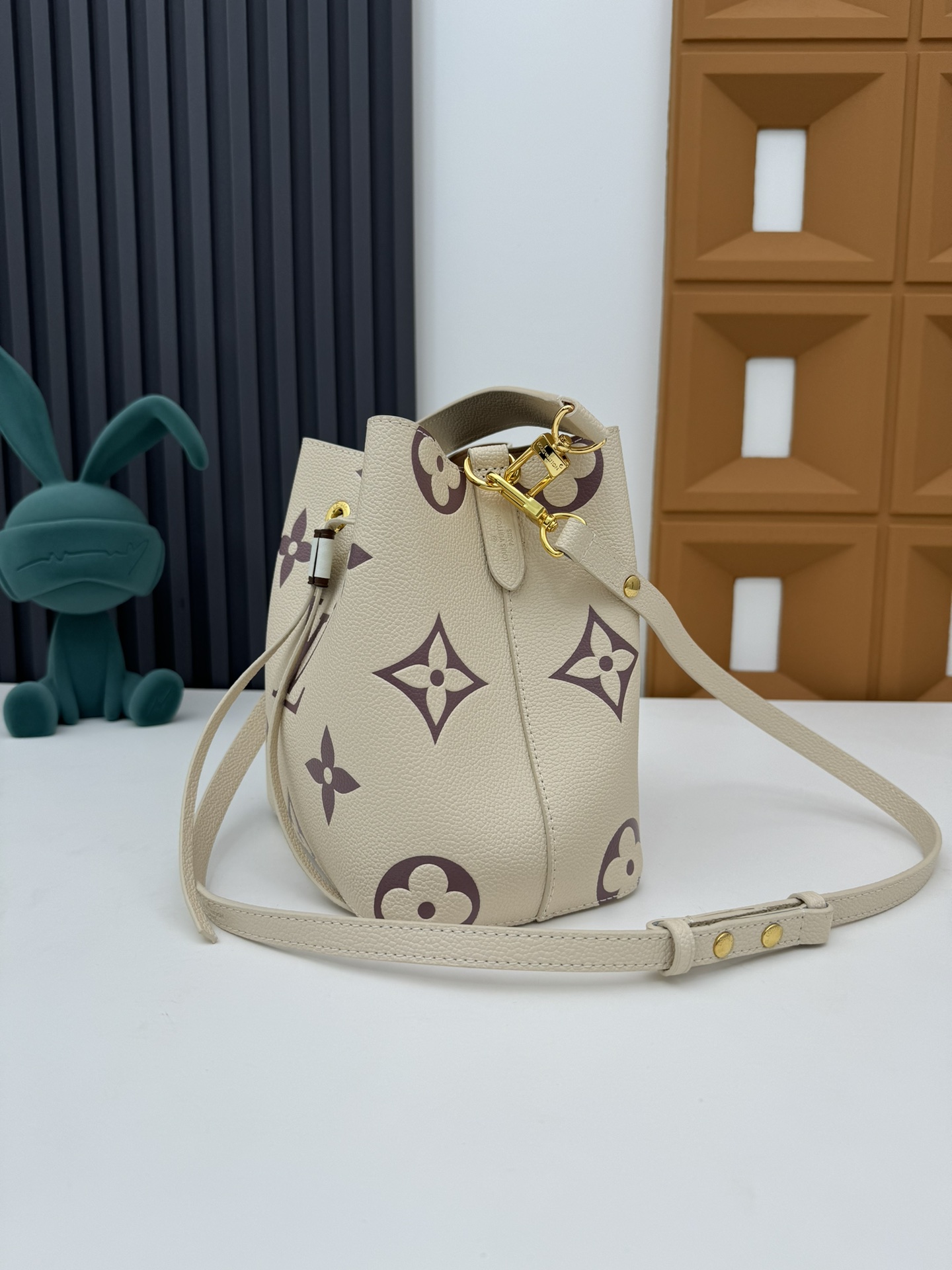 Louis Vuitton NeoNoe BB Handbag - Image 2